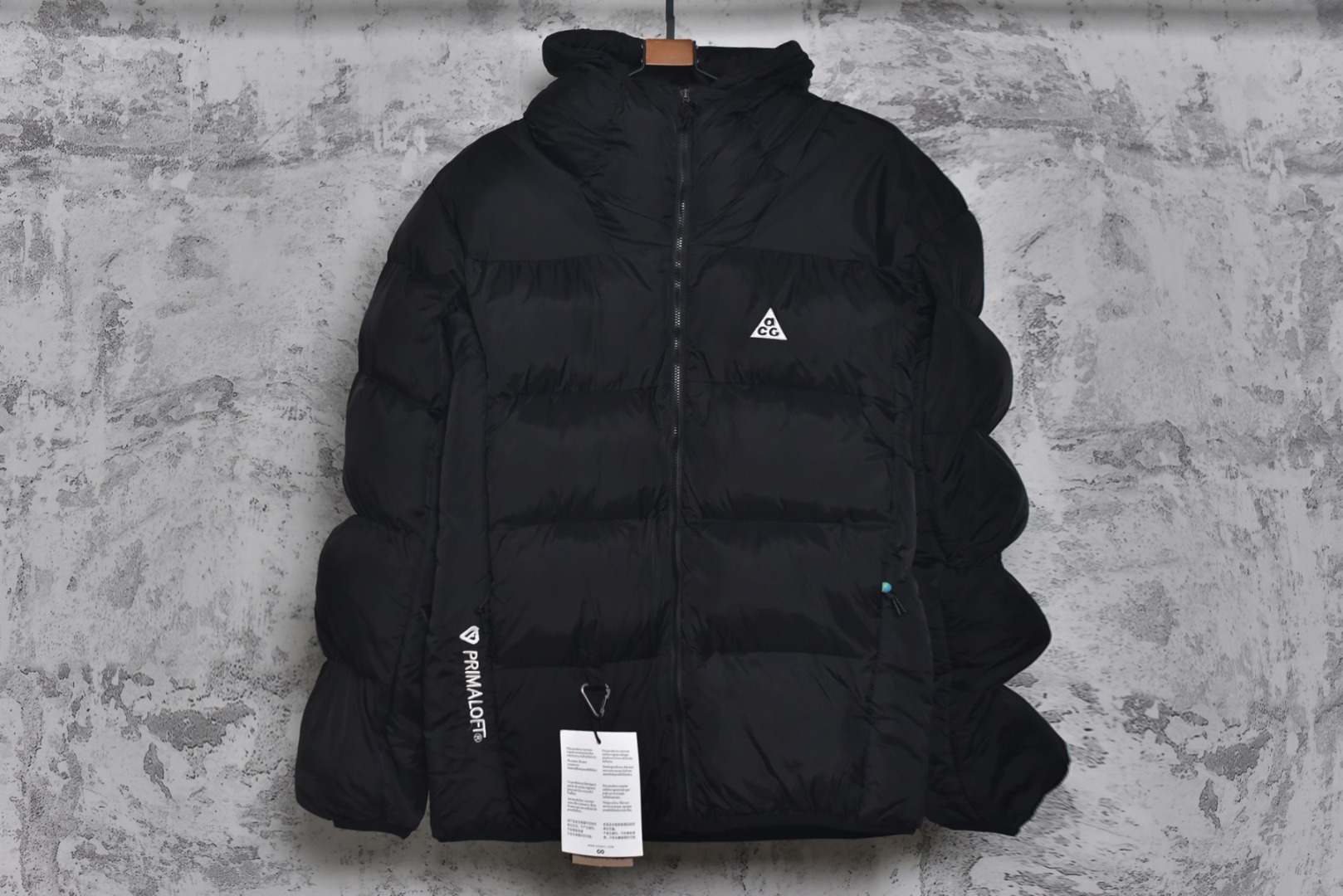 #Nike/耐克 24Fw ACG面包羽绒棉服 高端支线系列应对极端恶劣天气，旗舰店门面的担当，不多见的抗寒重磅单品，拼接设计拼色呼应真的好好看的一款面包服，做工复杂程度比羽绒服要复杂的多，保暖性能和羽绒服一致，东北零下的天气都可以穿，顶级原版辅料细节，原版一致，采用p棉填充400克，科技面料值得入手，定制地球和ACG三角铁环扣子，绿色胸口Logo压胶细节，三处刺绣均为百灵达进口机器万针刺绣，男女同款 尺码：M-XXL-选品中心