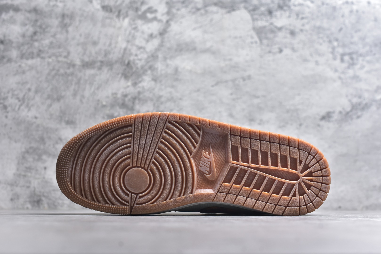 图片[6]-#Air Jordan AJ1 Low 低帮 IM6664-991 全新流水线出品 市场第二梯队最强版 全部原鞋开发 原楦原纸板开发 全鞋电脑针车 原厂内置全掌气垫 原盒内在原标 唯一Zp原版鞋带绑法 免检产品 全新2022版型 全头层皮料 完美零毛边处理 原厂配置全掌气垫 价格定位良心 新配色陆续出货 尺码：36-46-选品中心