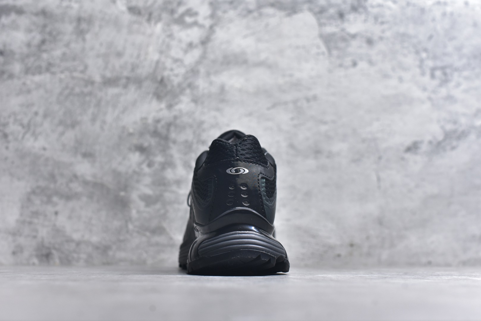 图片[5]-#Salomon XT-Whisper Void 萨洛蒙 探索者系列户外越野跑鞋 478755-28 #鞋面采用SENSIFIT贴合技术 全方位贴合包裹脚型 鞋跟部鞋底牵引设计 提供强大的抓地性能 更适应野外崎岖不平的道路 其3D ADVANCED CHASSIS底盘 材料轻量大化 钉齿设计更具稳定性、防护性 鞋底易磨损区运用CONTAGRIP高耐磨材料 应对城市硬质路面长距离跑考验 尺码：36 36.5 37 38 38.5 39 40 40.5 41 42 42.5 43 44-选品中心