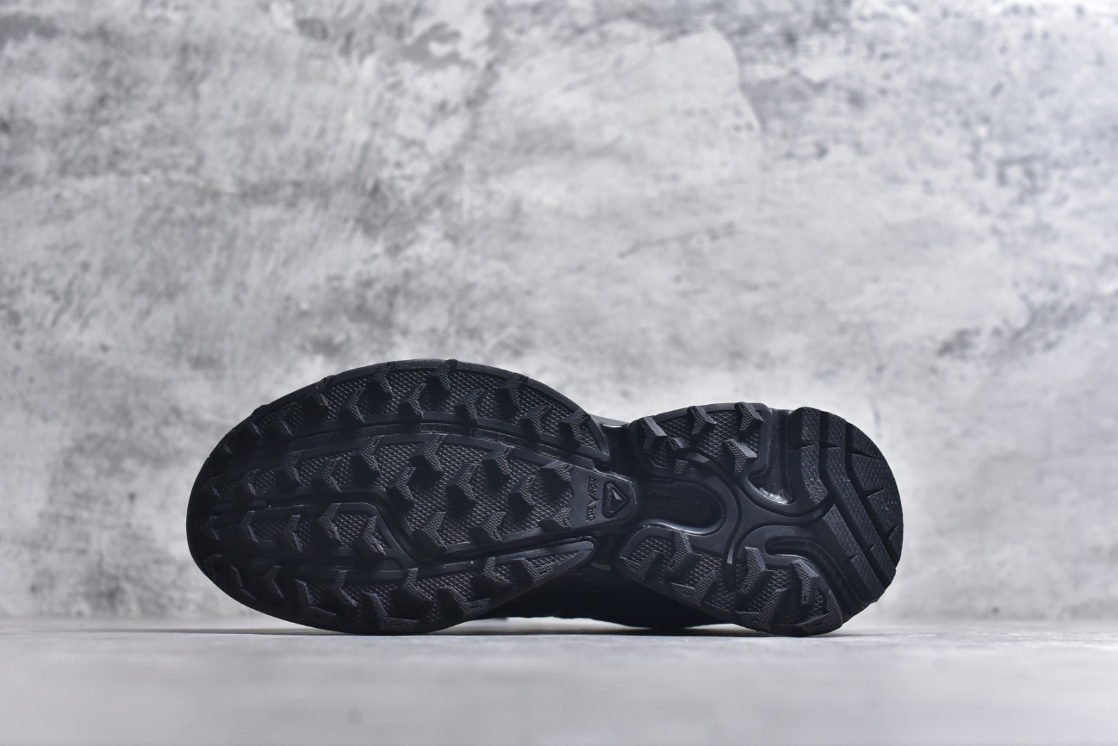 图片[6]-#Salomon XT-Whisper Void 萨洛蒙 探索者系列户外越野跑鞋 478755-28 #鞋面采用SENSIFIT贴合技术 全方位贴合包裹脚型 鞋跟部鞋底牵引设计 提供强大的抓地性能 更适应野外崎岖不平的道路 其3D ADVANCED CHASSIS底盘 材料轻量大化 钉齿设计更具稳定性、防护性 鞋底易磨损区运用CONTAGRIP高耐磨材料 应对城市硬质路面长距离跑考验 尺码：36 36.5 37 38 38.5 39 40 40.5 41 42 42.5 43 44-选品中心