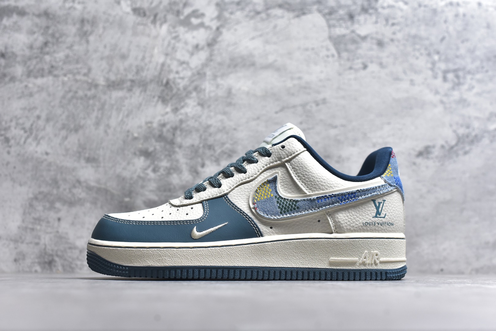 #Nike Air Force 1\'07 Low LV联名 拼接彩勾 空军一号低帮休闲板鞋 DD1982-301 #原楦头原纸板 原装鞋盒 定制五金配件 内置全掌气垫 原厂鞋底 尺码：36 36.5 37.5 38 38.5 39 40 40.5 41 42 42.5 43 44 44.5 45 9.D4-选品中心