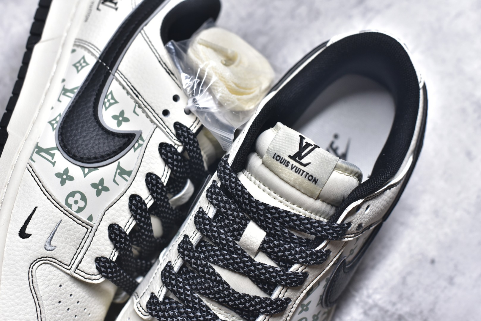 图片[9]-#Nike SB Dunk Low LV联名 印花米黑勾 高端定制 低帮休闲板鞋 HH7518-095 #定制鞋盒 大厂纯原品质出货 超高清洁度 皮料切割干净无任何毛边 细节完美 尺码：36 36.5 37.5 38 38.5 39 40 40.5 41 42 42.5 43 44 44.5 45 9.E5-选品中心