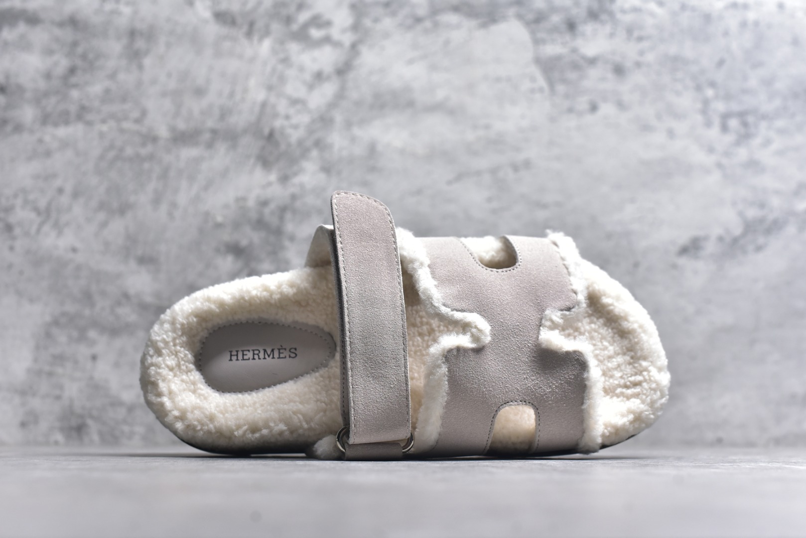 图片[4]-#【HERMES】爱马仕经典爆款二舅羊毛拖火爆来袭。小红书爆款 秋冬穿搭必单品居家、出街百搭时尚超洋气配色极其丰富多彩！行走的托斯卡纳风！TPR防滑大底超轻盈 上脚超舒适无束缚感 戒不掉的咖啡二，脱不下的二舅拖，冲！ 尺码：35-40-选品中心