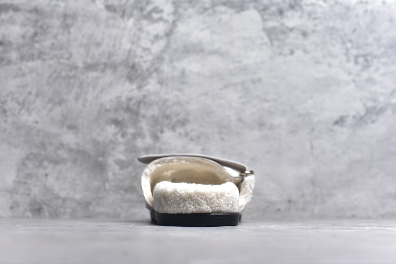 图片[5]-#【HERMES】爱马仕经典爆款二舅羊毛拖火爆来袭。小红书爆款 秋冬穿搭必单品居家、出街百搭时尚超洋气配色极其丰富多彩！行走的托斯卡纳风！TPR防滑大底超轻盈 上脚超舒适无束缚感 戒不掉的咖啡二，脱不下的二舅拖，冲！ 尺码：35-40-选品中心