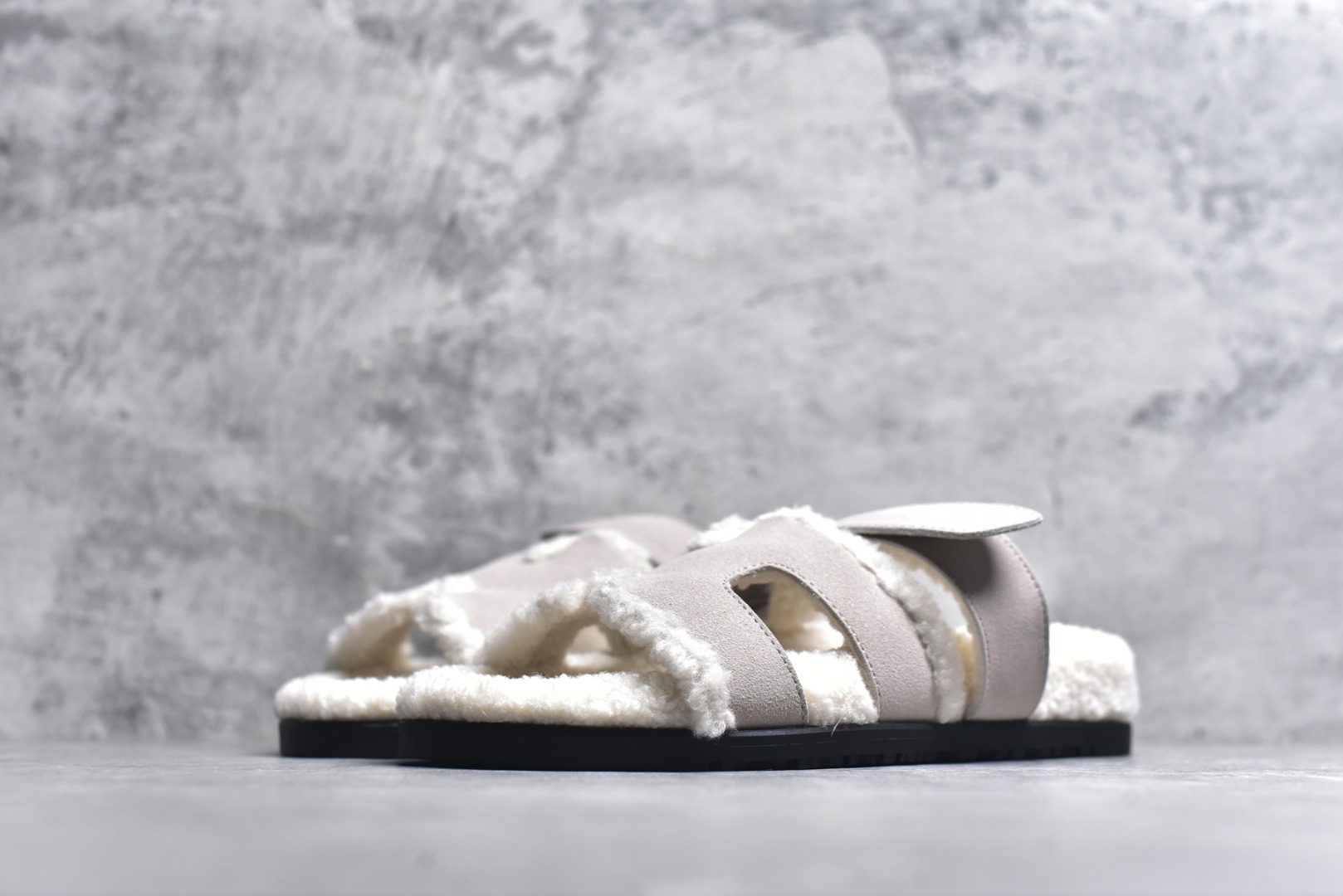 图片[2]-#【HERMES】爱马仕经典爆款二舅羊毛拖火爆来袭。小红书爆款 秋冬穿搭必单品居家、出街百搭时尚超洋气配色极其丰富多彩！行走的托斯卡纳风！TPR防滑大底超轻盈 上脚超舒适无束缚感 戒不掉的咖啡二，脱不下的二舅拖，冲！ 尺码：35-40-选品中心