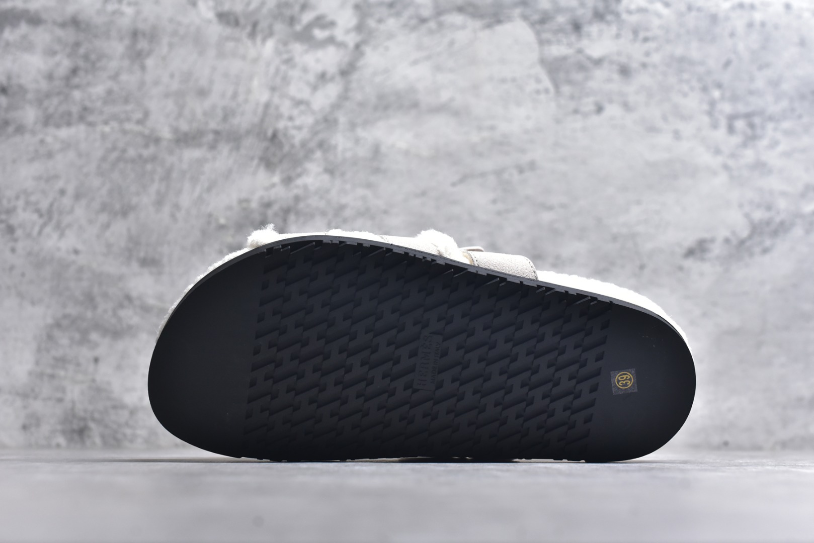 图片[6]-#【HERMES】爱马仕经典爆款二舅羊毛拖火爆来袭。小红书爆款 秋冬穿搭必单品居家、出街百搭时尚超洋气配色极其丰富多彩！行走的托斯卡纳风！TPR防滑大底超轻盈 上脚超舒适无束缚感 戒不掉的咖啡二，脱不下的二舅拖，冲！ 尺码：35-40-选品中心