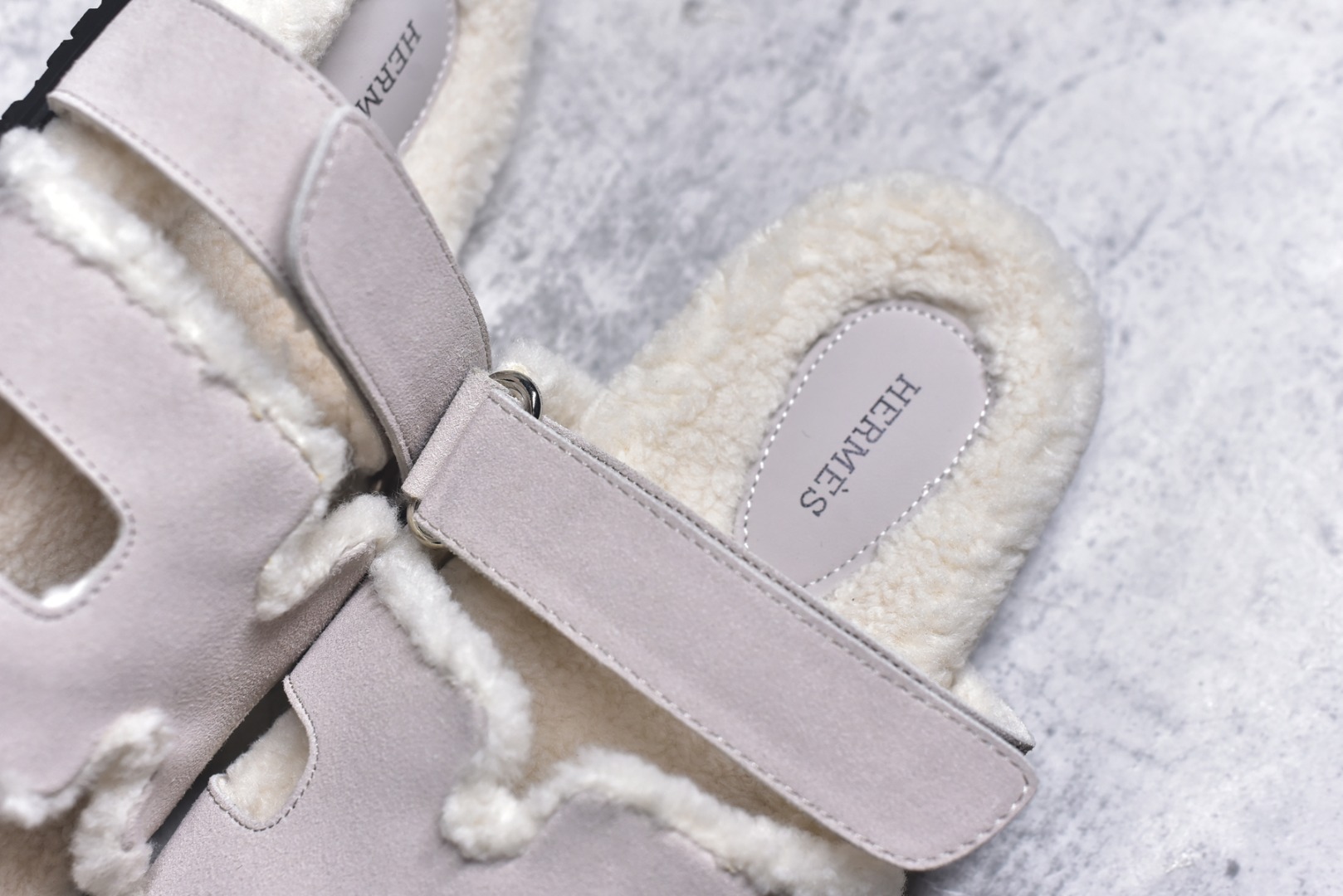 图片[9]-#【HERMES】爱马仕经典爆款二舅羊毛拖火爆来袭。小红书爆款 秋冬穿搭必单品居家、出街百搭时尚超洋气配色极其丰富多彩！行走的托斯卡纳风！TPR防滑大底超轻盈 上脚超舒适无束缚感 戒不掉的咖啡二，脱不下的二舅拖，冲！ 尺码：35-40-选品中心