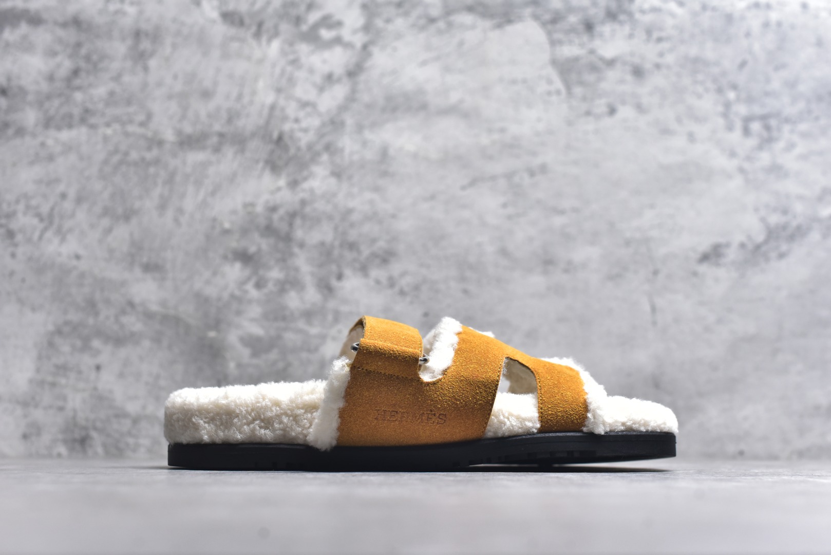 图片[3]-#【HERMES】爱马仕经典爆款二舅羊毛拖火爆来袭。小红书爆款 秋冬穿搭必单品居家、出街百搭时尚超洋气配色极其丰富多彩！行走的托斯卡纳风！TPR防滑大底超轻盈 上脚超舒适无束缚感 戒不掉的咖啡二，脱不下的二舅拖，冲！ 尺码：35-40-选品中心