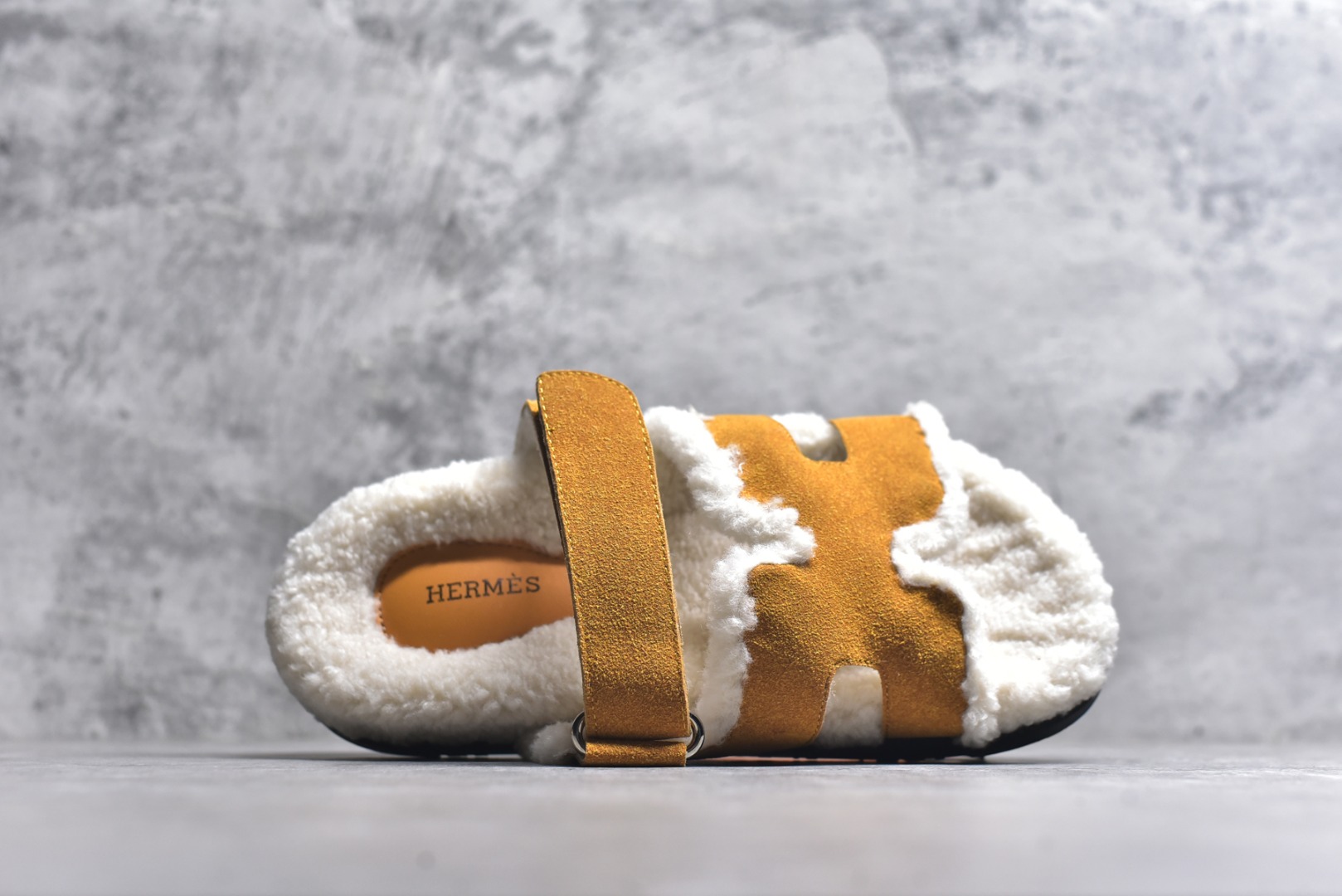 图片[4]-#【HERMES】爱马仕经典爆款二舅羊毛拖火爆来袭。小红书爆款 秋冬穿搭必单品居家、出街百搭时尚超洋气配色极其丰富多彩！行走的托斯卡纳风！TPR防滑大底超轻盈 上脚超舒适无束缚感 戒不掉的咖啡二，脱不下的二舅拖，冲！ 尺码：35-40-选品中心