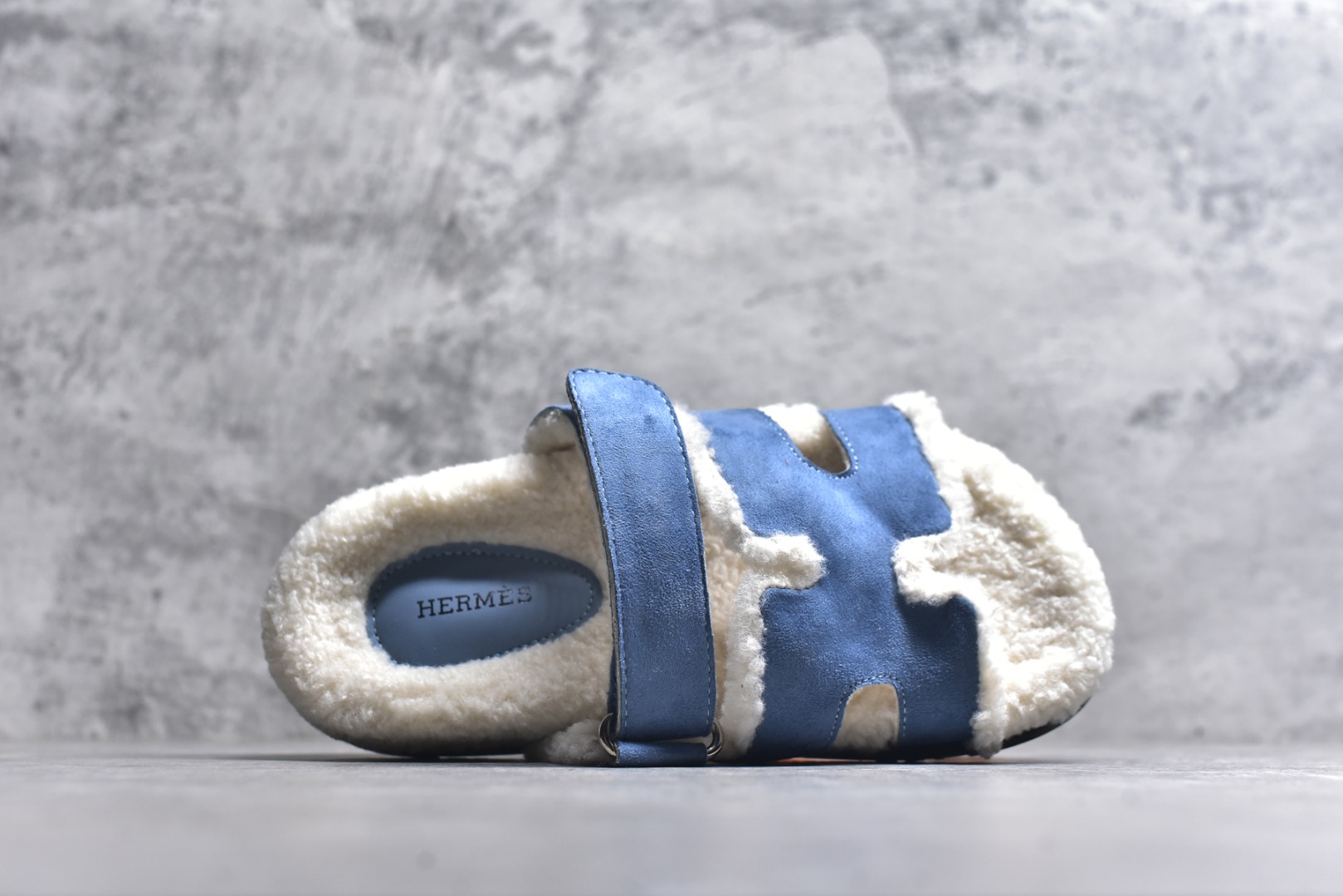 图片[4]-#【HERMES】爱马仕经典爆款二舅羊毛拖火爆来袭。小红书爆款 秋冬穿搭必单品居家、出街百搭时尚超洋气配色极其丰富多彩！行走的托斯卡纳风！TPR防滑大底超轻盈 上脚超舒适无束缚感 戒不掉的咖啡二，脱不下的二舅拖，冲！ 尺码：35-40-选品中心