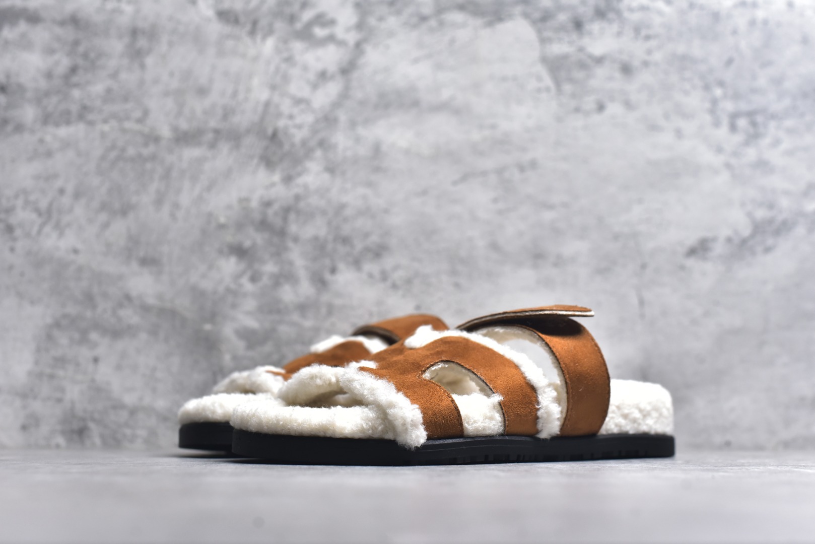 图片[2]-#【HERMES】爱马仕经典爆款二舅羊毛拖火爆来袭。小红书爆款 秋冬穿搭必单品居家、出街百搭时尚超洋气配色极其丰富多彩！行走的托斯卡纳风！TPR防滑大底超轻盈 上脚超舒适无束缚感 戒不掉的咖啡二，脱不下的二舅拖，冲！ 尺码：35-40-选品中心