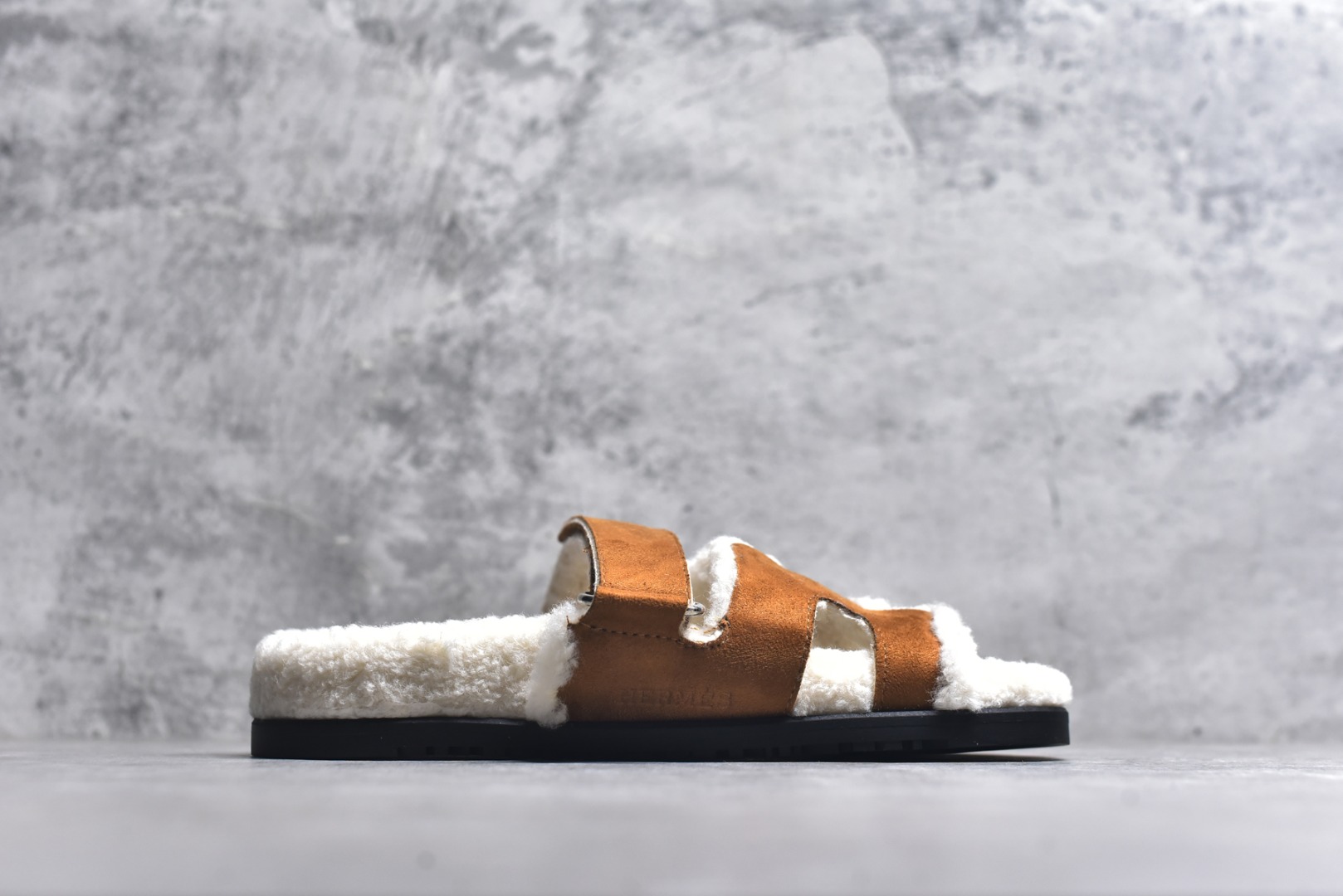 图片[3]-#【HERMES】爱马仕经典爆款二舅羊毛拖火爆来袭。小红书爆款 秋冬穿搭必单品居家、出街百搭时尚超洋气配色极其丰富多彩！行走的托斯卡纳风！TPR防滑大底超轻盈 上脚超舒适无束缚感 戒不掉的咖啡二，脱不下的二舅拖，冲！ 尺码：35-40-选品中心