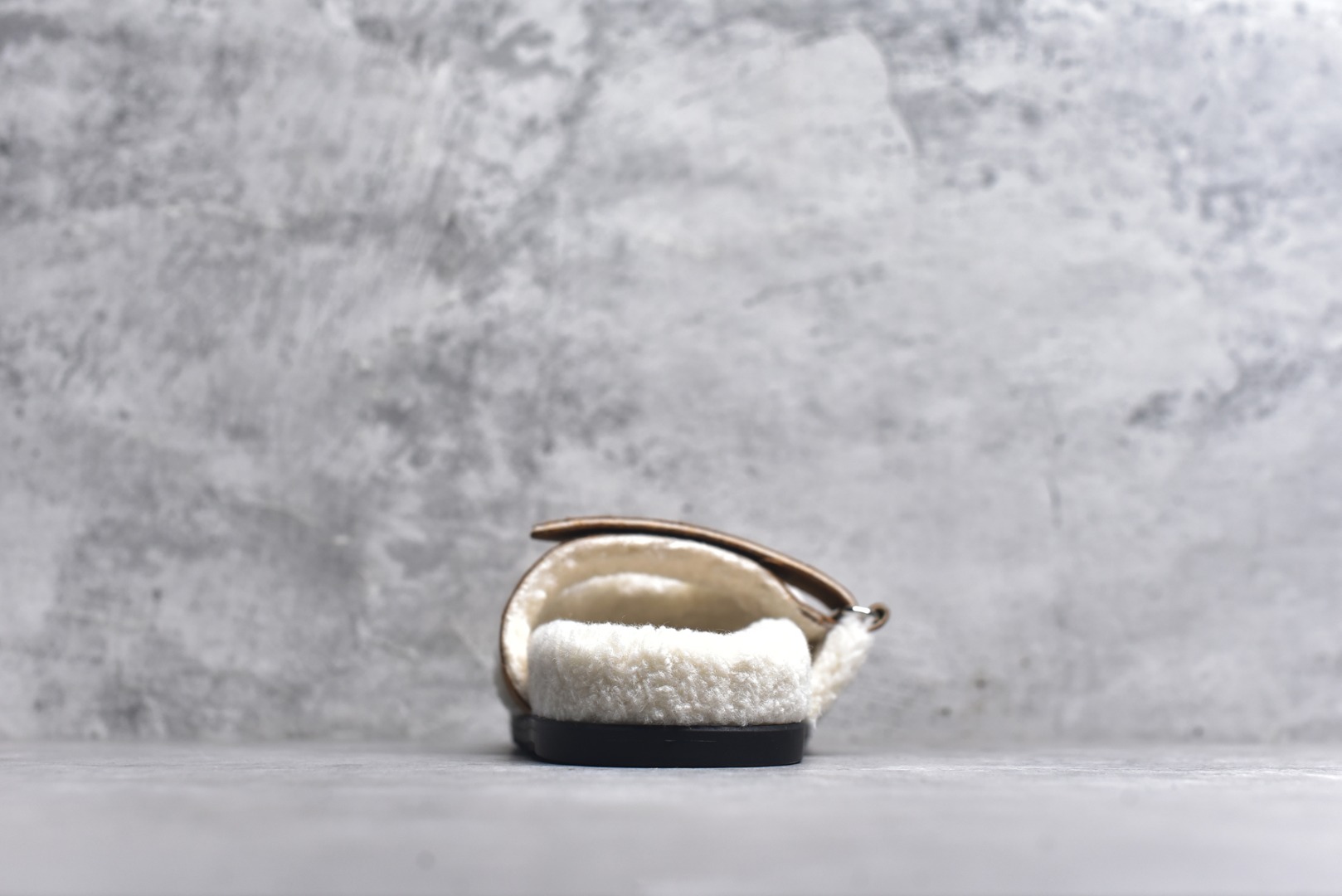 图片[5]-#【HERMES】爱马仕经典爆款二舅羊毛拖火爆来袭。小红书爆款 秋冬穿搭必单品居家、出街百搭时尚超洋气配色极其丰富多彩！行走的托斯卡纳风！TPR防滑大底超轻盈 上脚超舒适无束缚感 戒不掉的咖啡二，脱不下的二舅拖，冲！ 尺码：35-40-选品中心