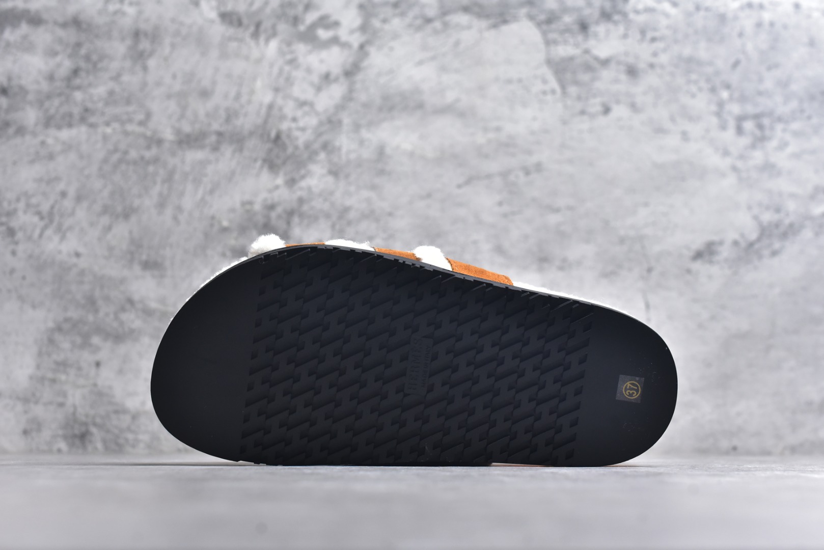 图片[6]-#【HERMES】爱马仕经典爆款二舅羊毛拖火爆来袭。小红书爆款 秋冬穿搭必单品居家、出街百搭时尚超洋气配色极其丰富多彩！行走的托斯卡纳风！TPR防滑大底超轻盈 上脚超舒适无束缚感 戒不掉的咖啡二，脱不下的二舅拖，冲！ 尺码：35-40-选品中心