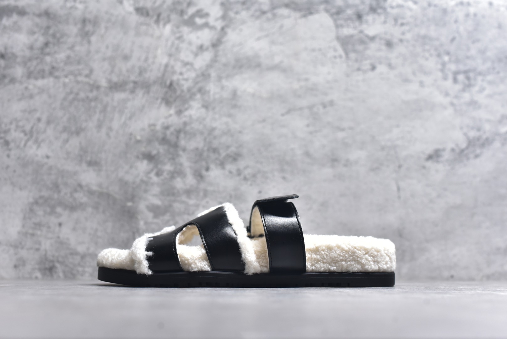 #【HERMES】爱马仕经典爆款二舅羊毛拖火爆来袭。小红书爆款 秋冬穿搭必单品居家、出街百搭时尚超洋气配色极其丰富多彩！行走的托斯卡纳风！TPR防滑大底超轻盈 上脚超舒适无束缚感 戒不掉的咖啡二，脱不下的二舅拖，冲！ 尺码：35-40-选品中心