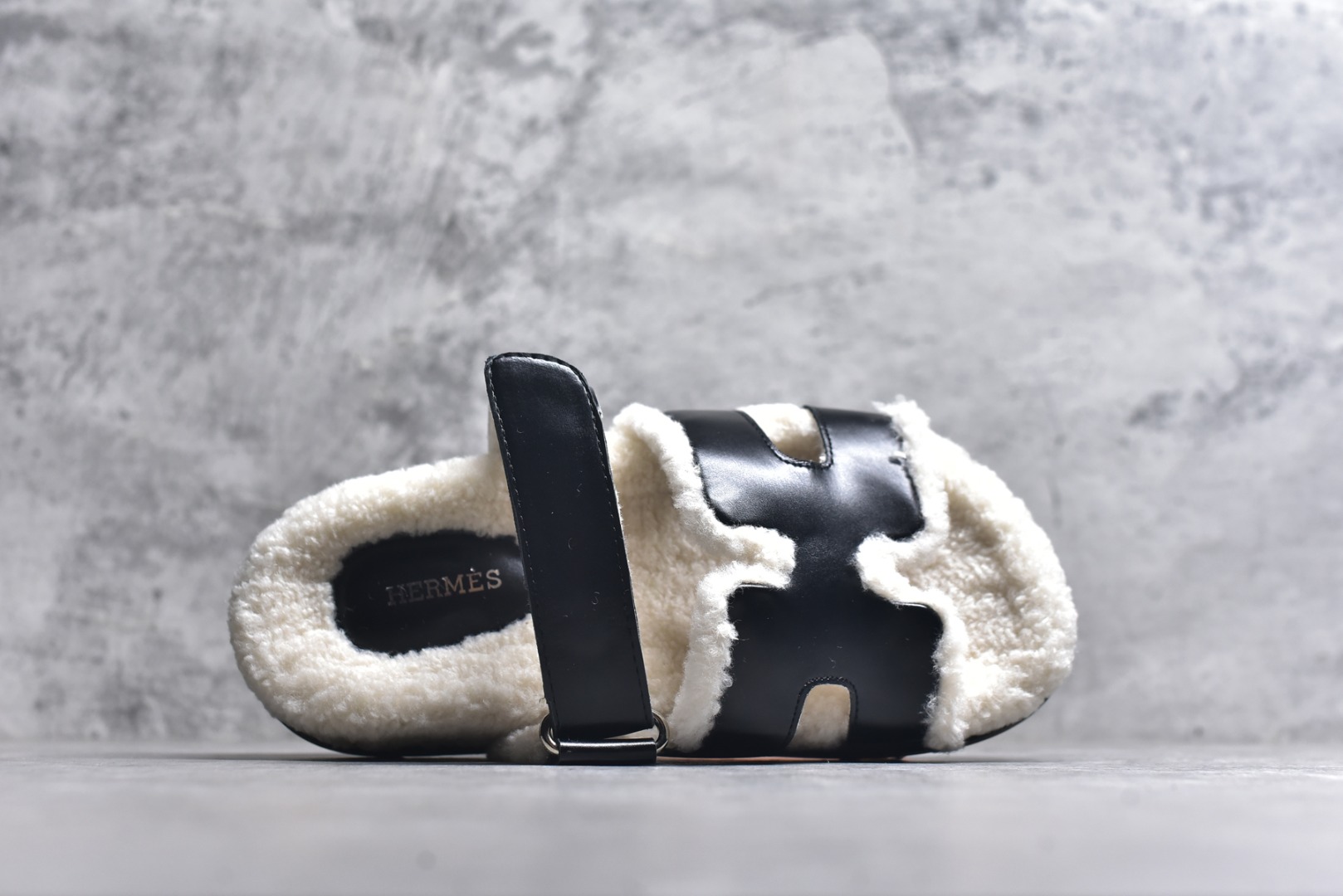 图片[4]-#【HERMES】爱马仕经典爆款二舅羊毛拖火爆来袭。小红书爆款 秋冬穿搭必单品居家、出街百搭时尚超洋气配色极其丰富多彩！行走的托斯卡纳风！TPR防滑大底超轻盈 上脚超舒适无束缚感 戒不掉的咖啡二，脱不下的二舅拖，冲！ 尺码：35-40-选品中心