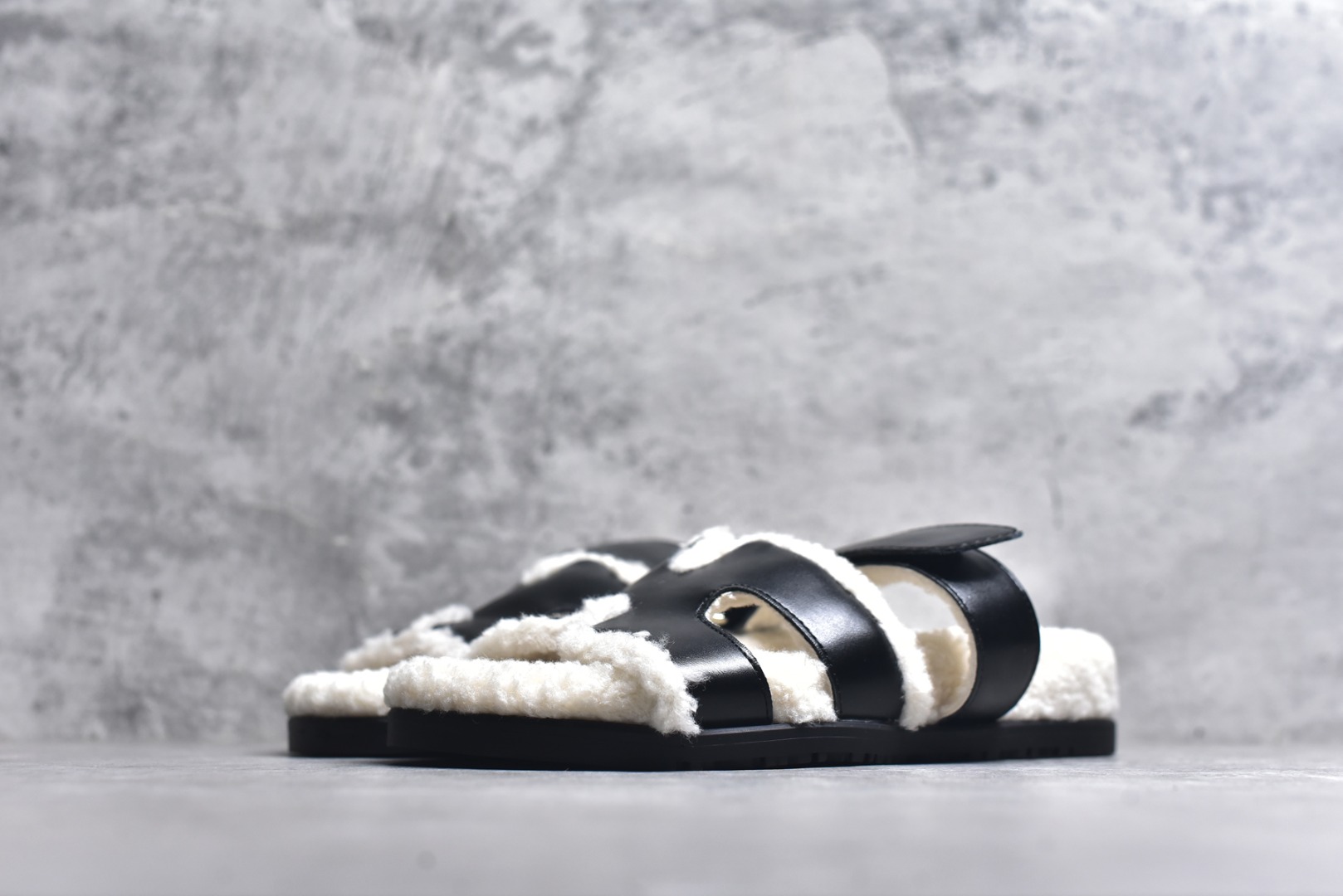 图片[2]-#【HERMES】爱马仕经典爆款二舅羊毛拖火爆来袭。小红书爆款 秋冬穿搭必单品居家、出街百搭时尚超洋气配色极其丰富多彩！行走的托斯卡纳风！TPR防滑大底超轻盈 上脚超舒适无束缚感 戒不掉的咖啡二，脱不下的二舅拖，冲！ 尺码：35-40-选品中心