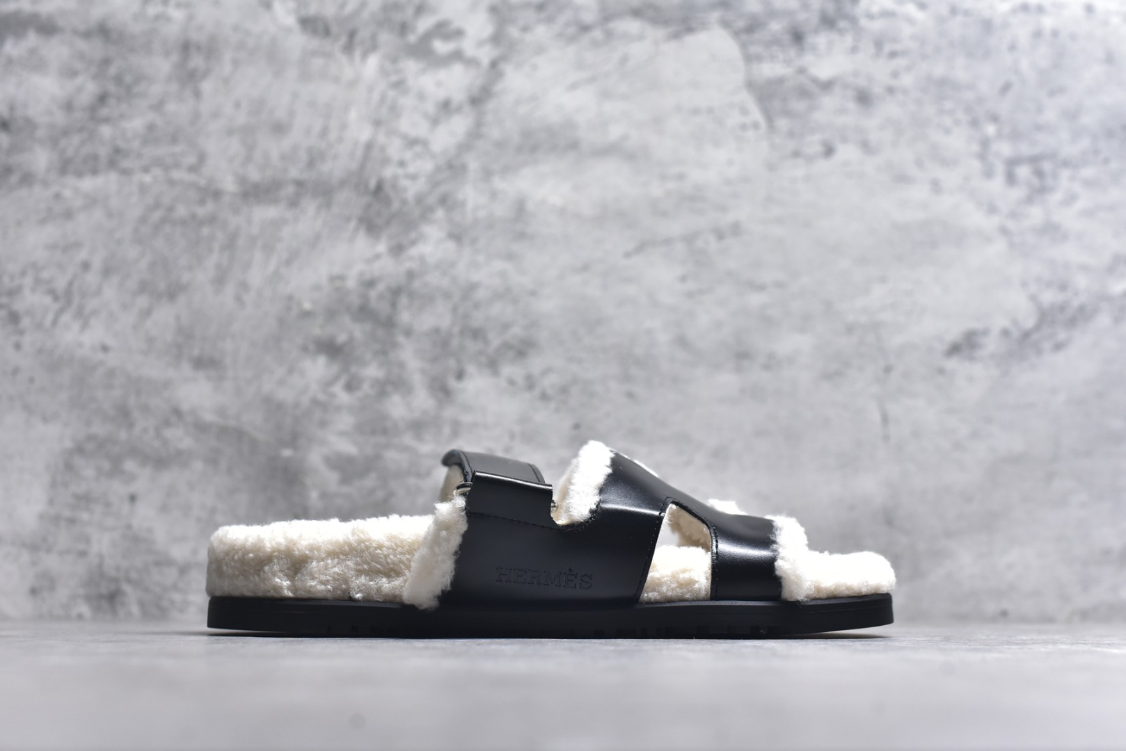 图片[3]-#【HERMES】爱马仕经典爆款二舅羊毛拖火爆来袭。小红书爆款 秋冬穿搭必单品居家、出街百搭时尚超洋气配色极其丰富多彩！行走的托斯卡纳风！TPR防滑大底超轻盈 上脚超舒适无束缚感 戒不掉的咖啡二，脱不下的二舅拖，冲！ 尺码：35-40-选品中心