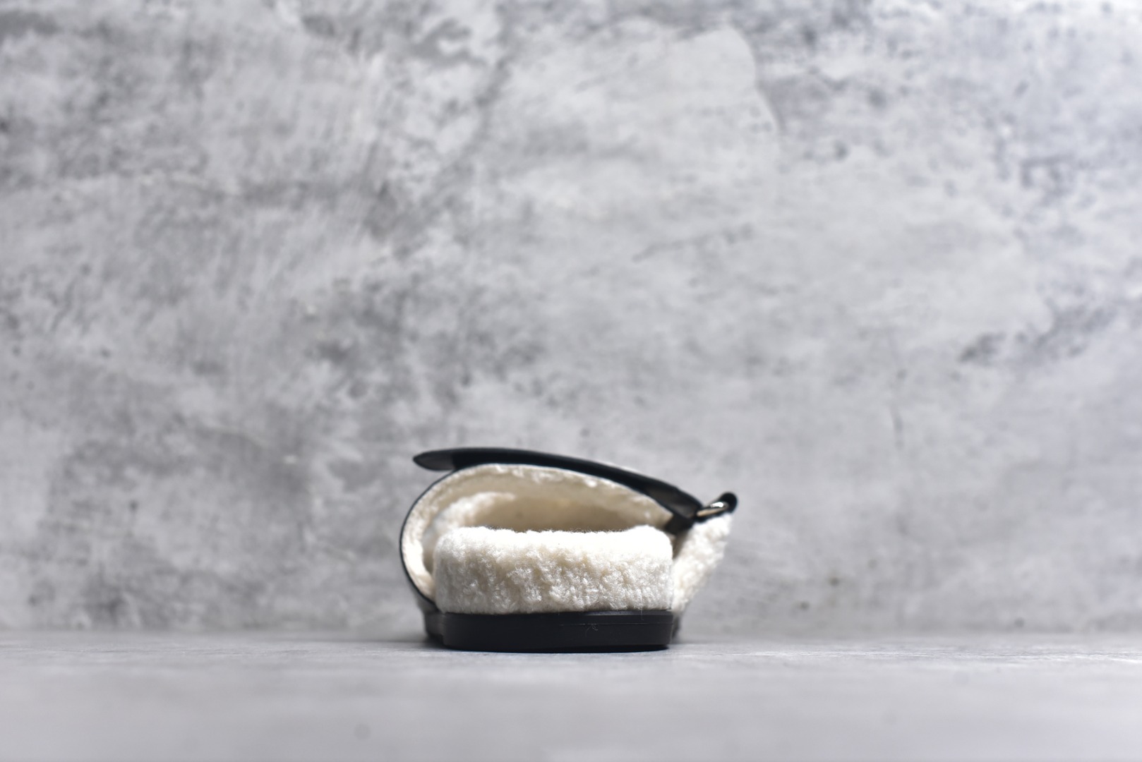 图片[5]-#【HERMES】爱马仕经典爆款二舅羊毛拖火爆来袭。小红书爆款 秋冬穿搭必单品居家、出街百搭时尚超洋气配色极其丰富多彩！行走的托斯卡纳风！TPR防滑大底超轻盈 上脚超舒适无束缚感 戒不掉的咖啡二，脱不下的二舅拖，冲！ 尺码：35-40-选品中心