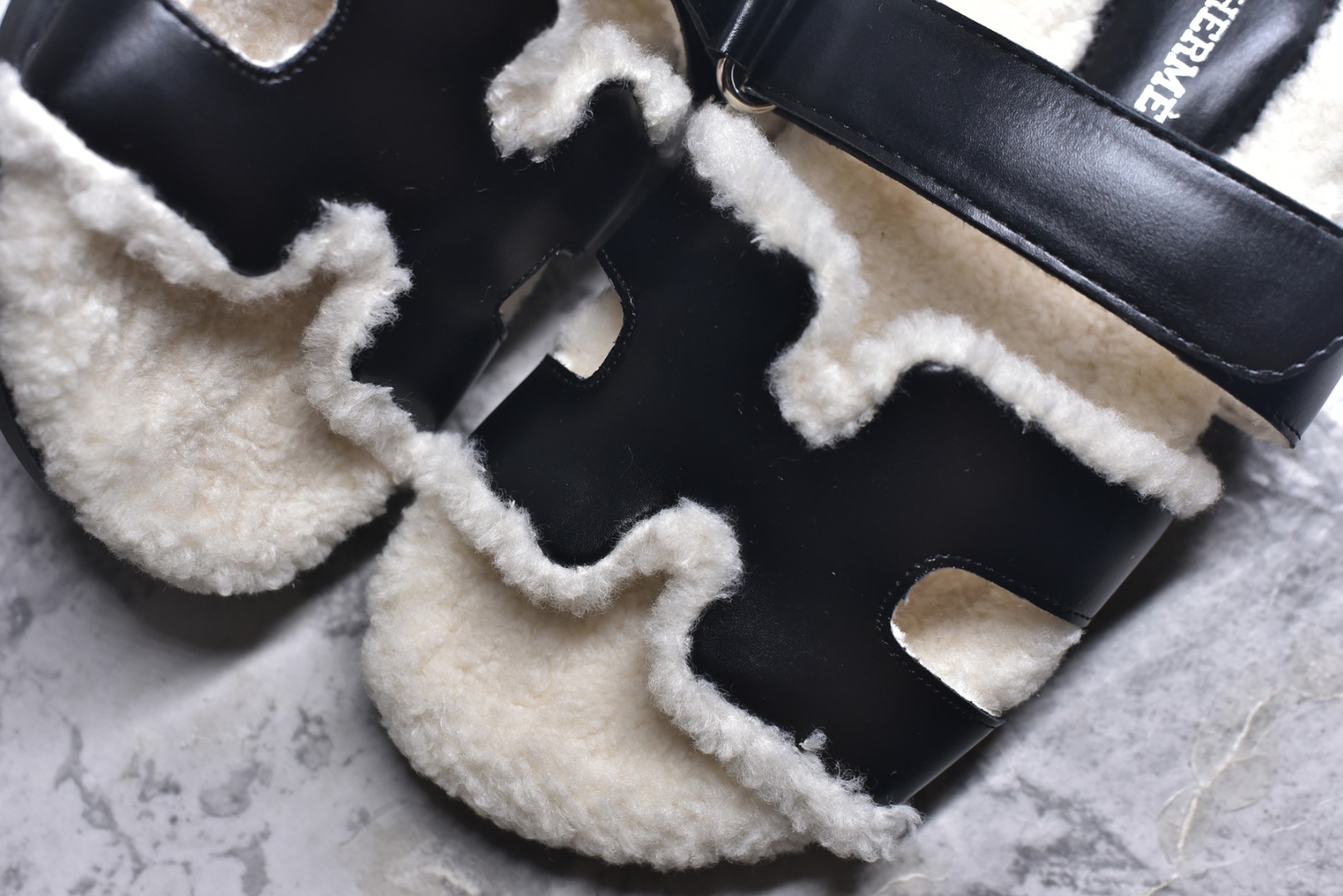 图片[8]-#【HERMES】爱马仕经典爆款二舅羊毛拖火爆来袭。小红书爆款 秋冬穿搭必单品居家、出街百搭时尚超洋气配色极其丰富多彩！行走的托斯卡纳风！TPR防滑大底超轻盈 上脚超舒适无束缚感 戒不掉的咖啡二，脱不下的二舅拖，冲！ 尺码：35-40-选品中心