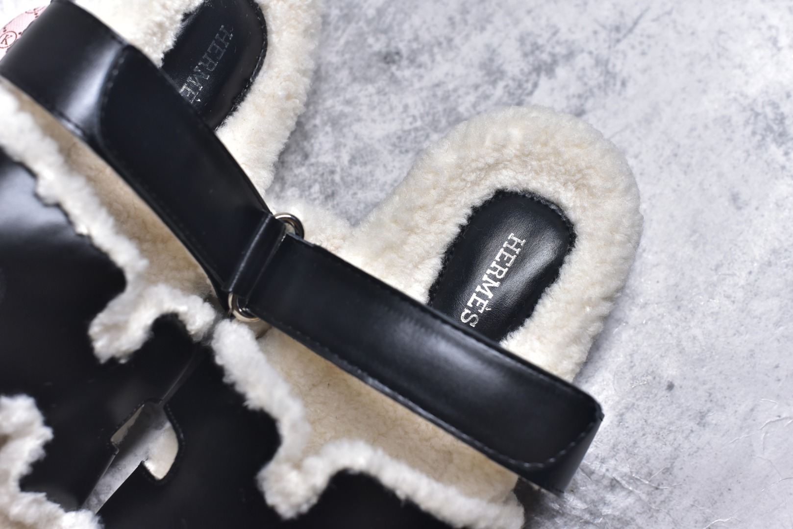 图片[9]-#【HERMES】爱马仕经典爆款二舅羊毛拖火爆来袭。小红书爆款 秋冬穿搭必单品居家、出街百搭时尚超洋气配色极其丰富多彩！行走的托斯卡纳风！TPR防滑大底超轻盈 上脚超舒适无束缚感 戒不掉的咖啡二，脱不下的二舅拖，冲！ 尺码：35-40-选品中心