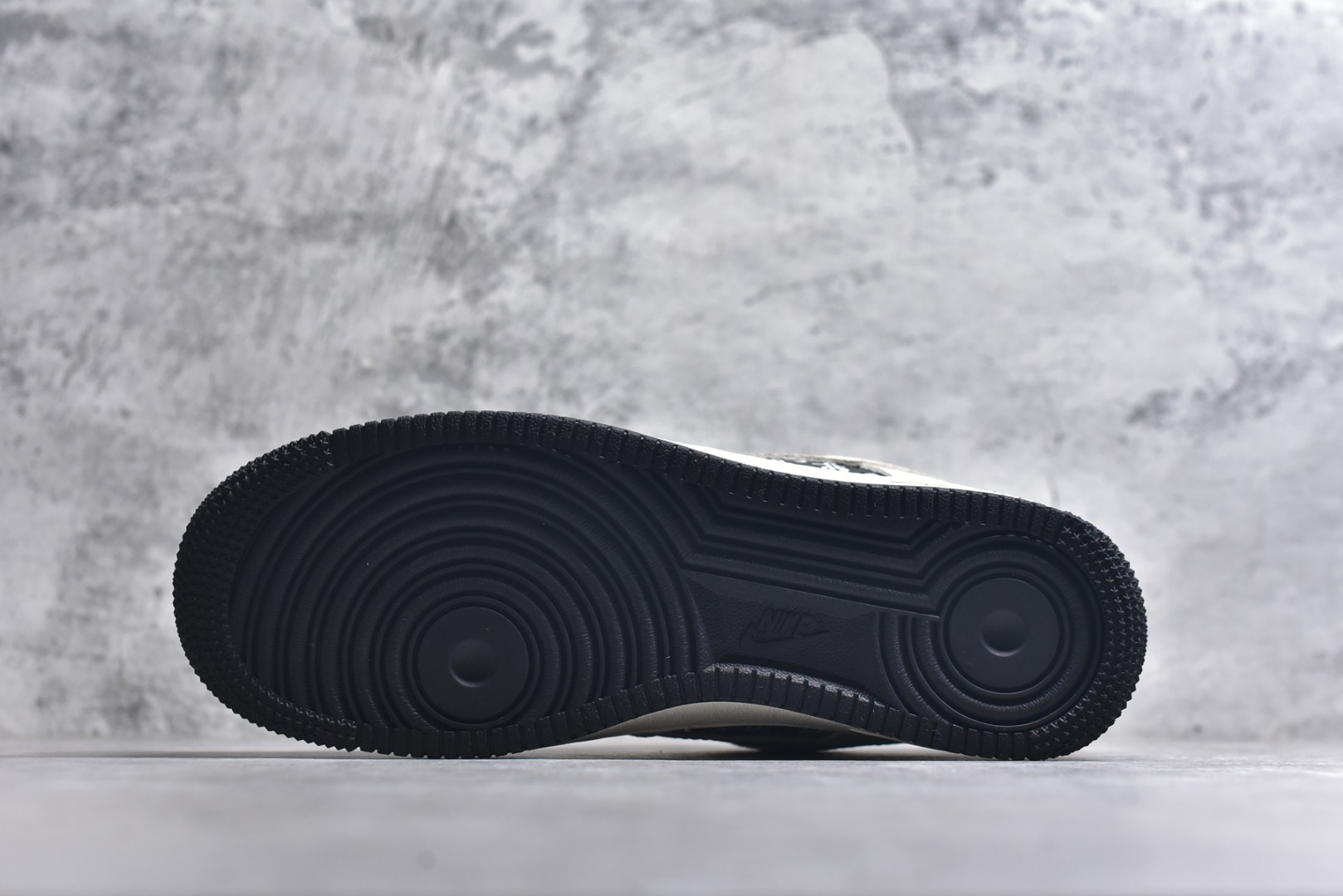 图片[6]-#Nike Air Force 1\’07 Low 联名 米白黑黑红 高端定制 低帮休闲板鞋 XD2588-610 #定制鞋盒 大厂纯原品质出货 超高清洁度 皮料切割干净无任何毛边 细节完美 尺码：36 36.5 37.5 38 38.5 39 40 40.5 41 42 42.5 43 44 44.5 45 9.D4-选品中心