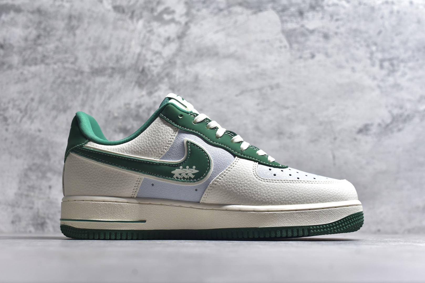 图片[3]-#Nike Air Force 1\’07 Low 斯图西联名 米绿勾 空军一号低帮休闲板鞋 DD1982-305 #原楦头原纸板 原装鞋盒 定制五金配件 内置全掌气垫 原厂鞋底 尺码：36 36.5 37.5 38 38.5 39 40 40.5 41 42 42.5 43 44 44.5 45 9.D4-选品中心