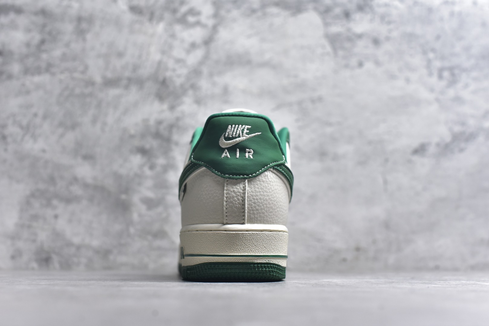 图片[5]-#Nike Air Force 1\’07 Low 斯图西联名 米绿勾 空军一号低帮休闲板鞋 DD1982-305 #原楦头原纸板 原装鞋盒 定制五金配件 内置全掌气垫 原厂鞋底 尺码：36 36.5 37.5 38 38.5 39 40 40.5 41 42 42.5 43 44 44.5 45 9.D4-选品中心