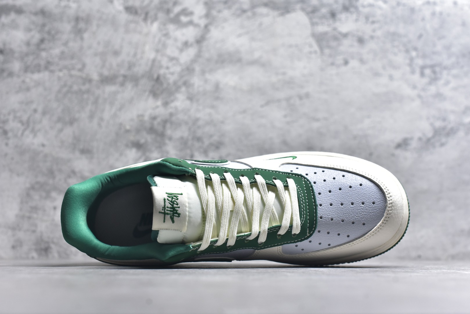 图片[4]-#Nike Air Force 1\’07 Low 斯图西联名 米绿勾 空军一号低帮休闲板鞋 DD1982-305 #原楦头原纸板 原装鞋盒 定制五金配件 内置全掌气垫 原厂鞋底 尺码：36 36.5 37.5 38 38.5 39 40 40.5 41 42 42.5 43 44 44.5 45 9.D4-选品中心