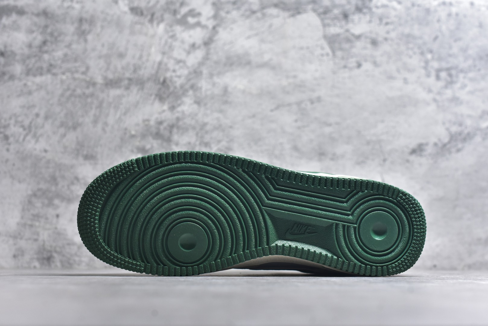 图片[6]-#Nike Air Force 1\’07 Low 斯图西联名 米绿勾 空军一号低帮休闲板鞋 DD1982-305 #原楦头原纸板 原装鞋盒 定制五金配件 内置全掌气垫 原厂鞋底 尺码：36 36.5 37.5 38 38.5 39 40 40.5 41 42 42.5 43 44 44.5 45 9.D4-选品中心