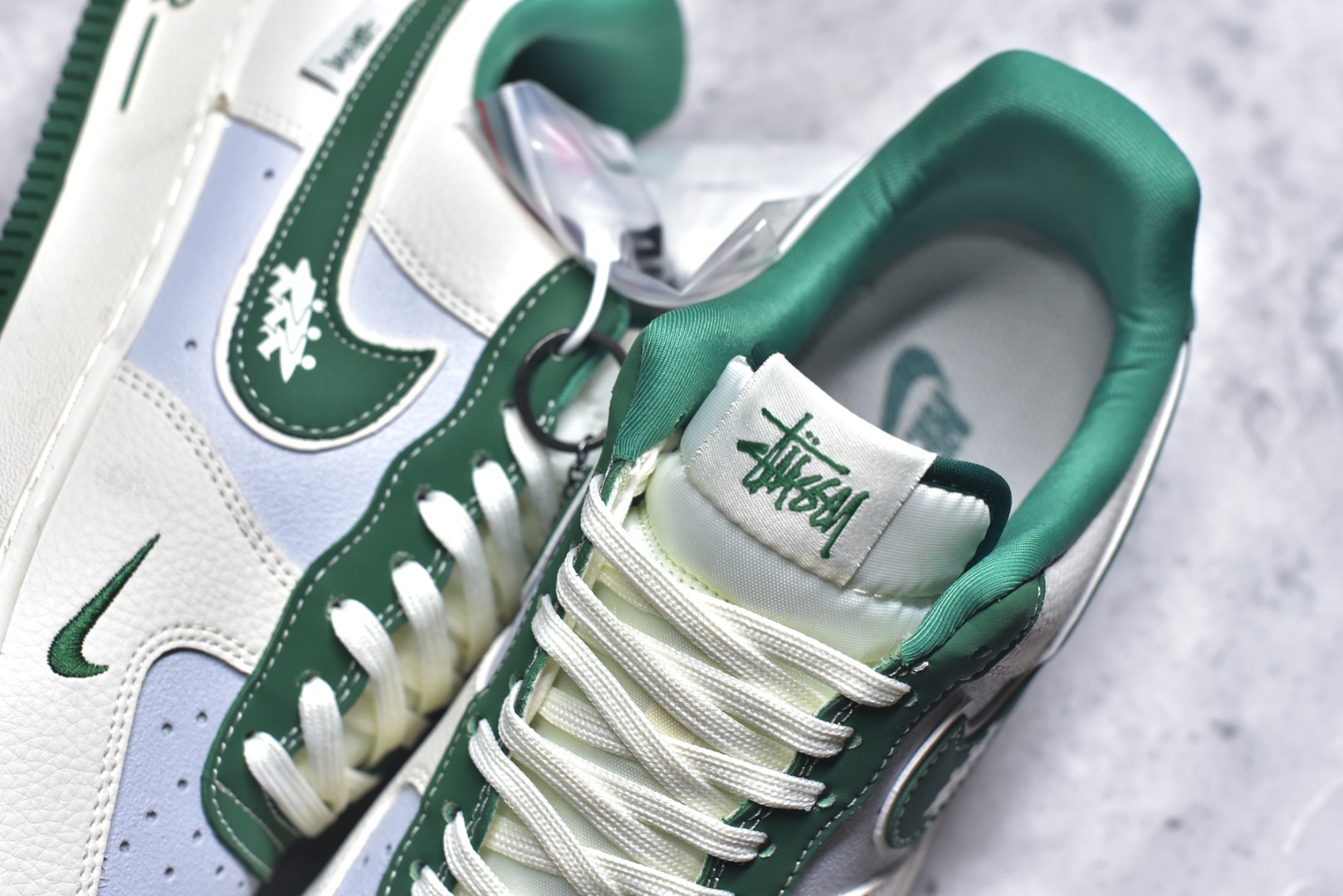 图片[9]-#Nike Air Force 1\’07 Low 斯图西联名 米绿勾 空军一号低帮休闲板鞋 DD1982-305 #原楦头原纸板 原装鞋盒 定制五金配件 内置全掌气垫 原厂鞋底 尺码：36 36.5 37.5 38 38.5 39 40 40.5 41 42 42.5 43 44 44.5 45 9.D4-选品中心