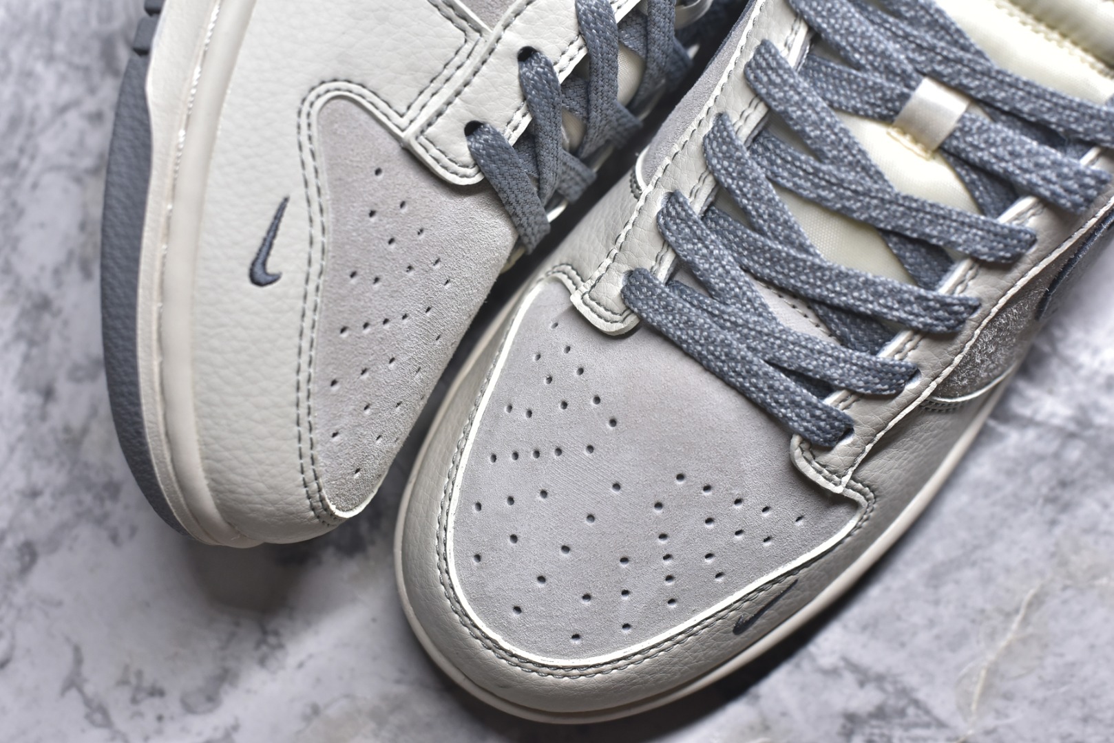 图片[8]-#Nk SB Dunk Low UN联名-米灰线条灰底 周年高端定制 低帮休闲板鞋 BB7518-003 #定制鞋盒 大厂纯原品质出货 超高清洁度 皮料切割干净无任何毛边 细节完美 尺码：36 36.5 37.5 38 38.5 39 40 40.5 41 42 42.5 43 44 44.5 45 9.E5-选品中心