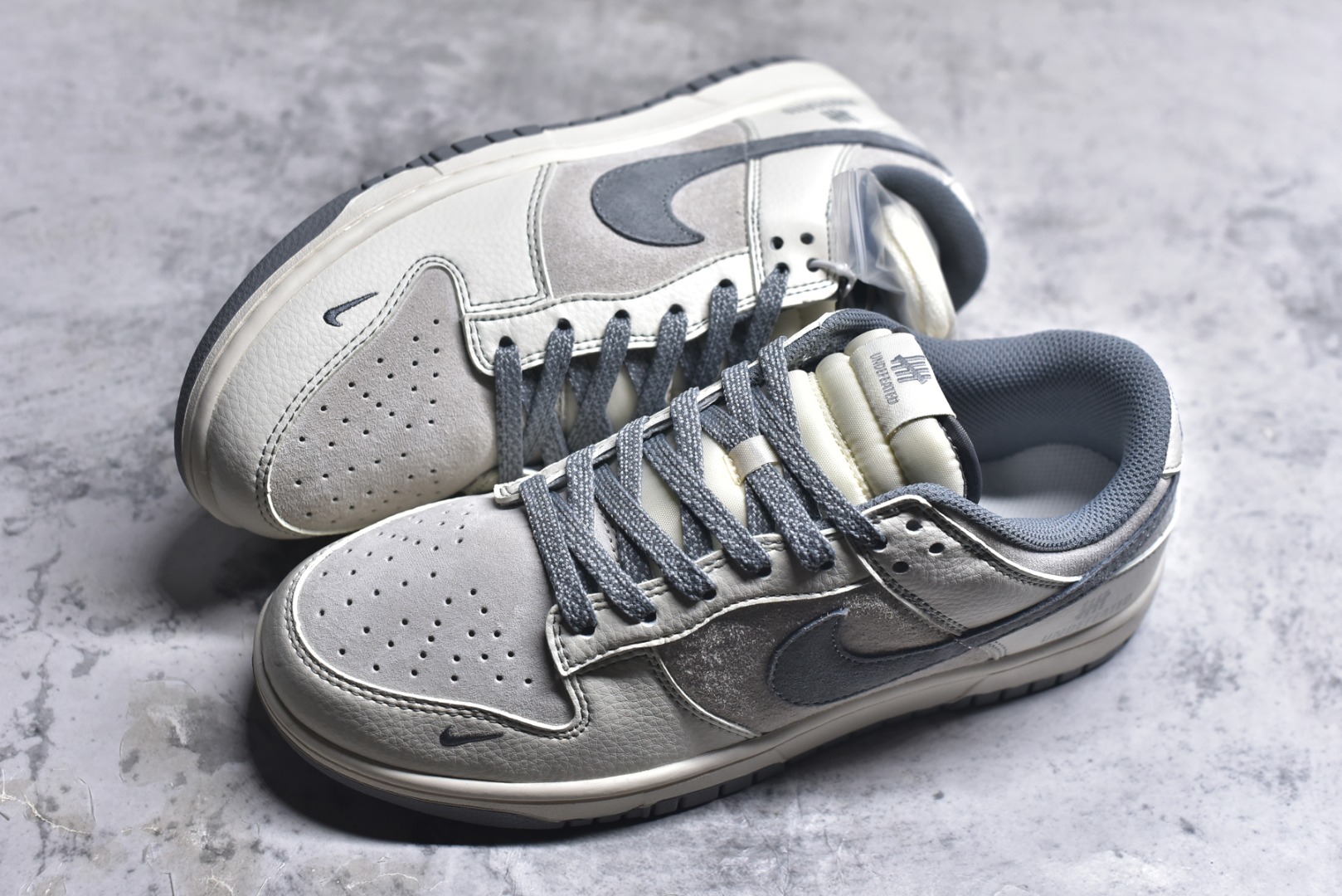 图片[7]-#Nk SB Dunk Low UN联名-米灰线条灰底 周年高端定制 低帮休闲板鞋 BB7518-003 #定制鞋盒 大厂纯原品质出货 超高清洁度 皮料切割干净无任何毛边 细节完美 尺码：36 36.5 37.5 38 38.5 39 40 40.5 41 42 42.5 43 44 44.5 45 9.E5-选品中心