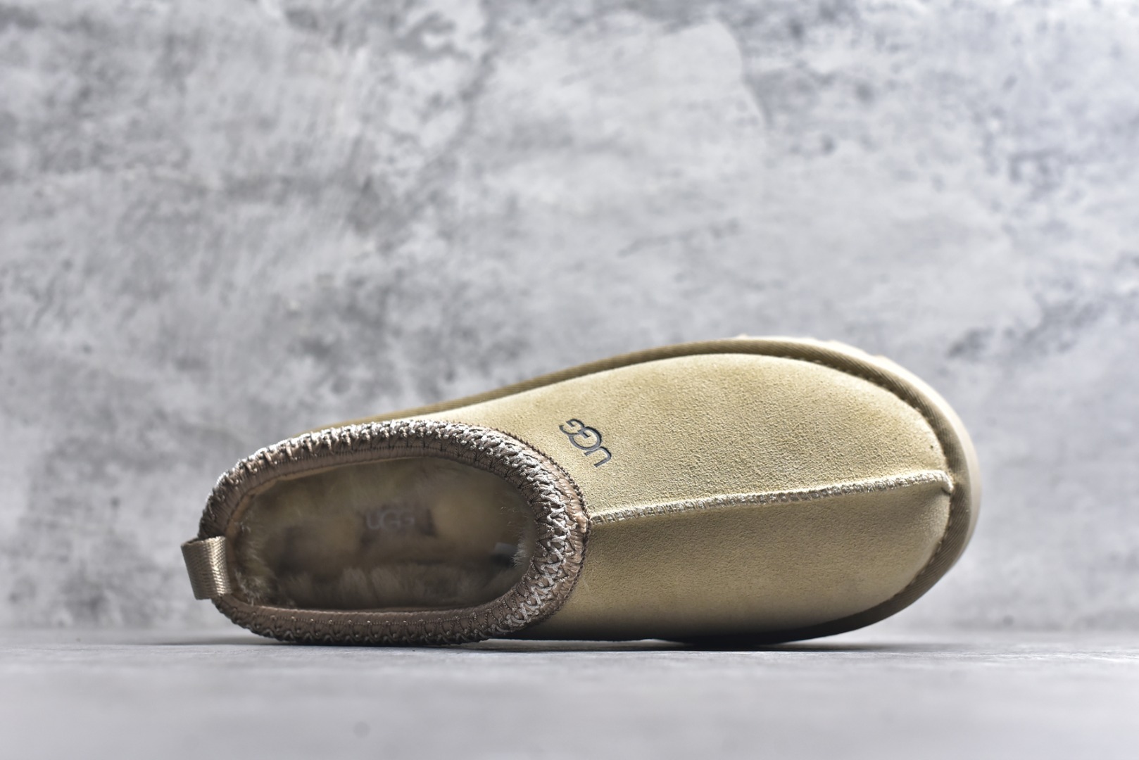 图片[4]-#X1 全网最齐 ugg 130+配色 市面顶级版本 UGG Tazz民族风厚底女款 小红书爆款 广州外贸大厂生产 鞋头到鞋垫真羊皮毛一体 独立外盒包装 芯片 带防水工艺 区别市面任何版本 5cm厚底 独立原版开发大底 羊绒鞋垫 冬季保暖外出 家居都是很适合的选择 进年uug推出款式系列 局部偏向年轻消费者喜好 也走到时尚潮流穿搭的前沿 鞋身材质 防泼水涂层翻毛皮鞋面 17毫米UGGPURE™植入式羊毛内底 轻便防滑舒适橡胶外底 带有品牌LOGO商标 带全套包装 尺码： 35 36 37 38 39 40-选品中心