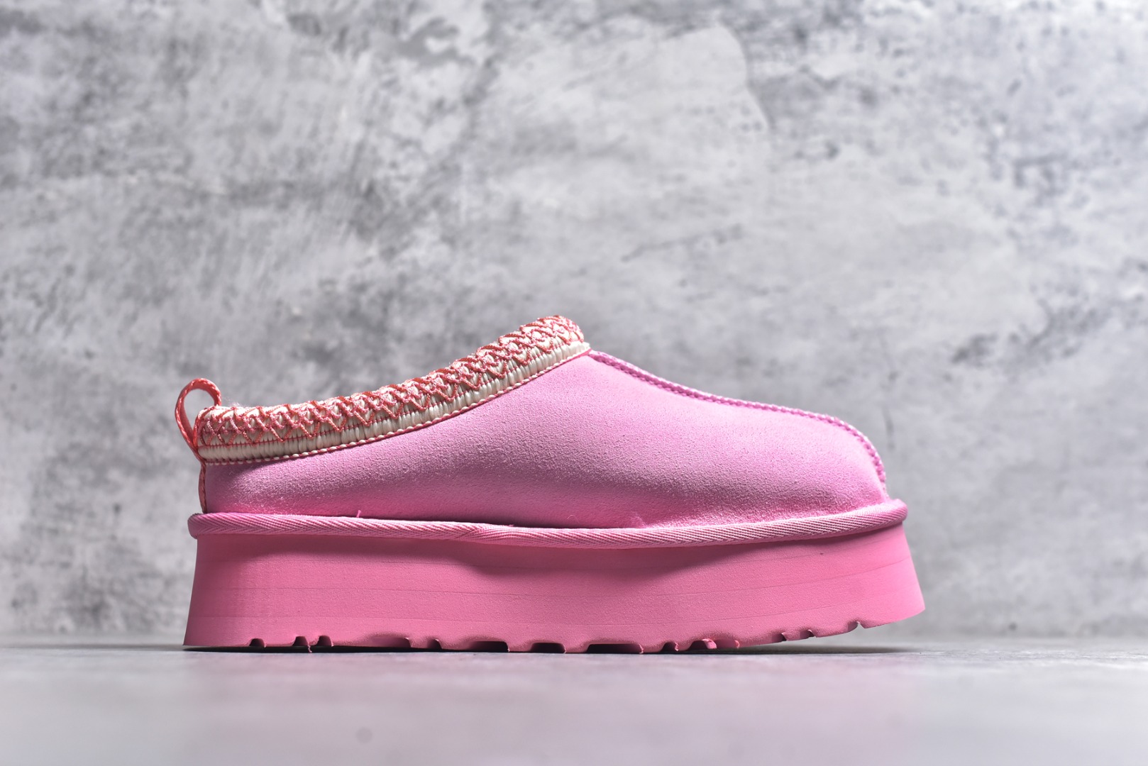 图片[3]-#X1 全网最齐 ugg 130+配色 市面顶级版本 UGG Tazz民族风厚底女款 小红书爆款 广州外贸大厂生产 鞋头到鞋垫真羊皮毛一体 独立外盒包装 芯片 带防水工艺 区别市面任何版本 5cm厚底 独立原版开发大底 羊绒鞋垫 冬季保暖外出 家居都是很适合的选择 进年uug推出款式系列 局部偏向年轻消费者喜好 也走到时尚潮流穿搭的前沿 鞋身材质 防泼水涂层翻毛皮鞋面 17毫米UGGPURE™植入式羊毛内底 轻便防滑舒适橡胶外底 带有品牌LOGO商标 带全套包装 尺码： 35 36 37 38 39 40-选品中心