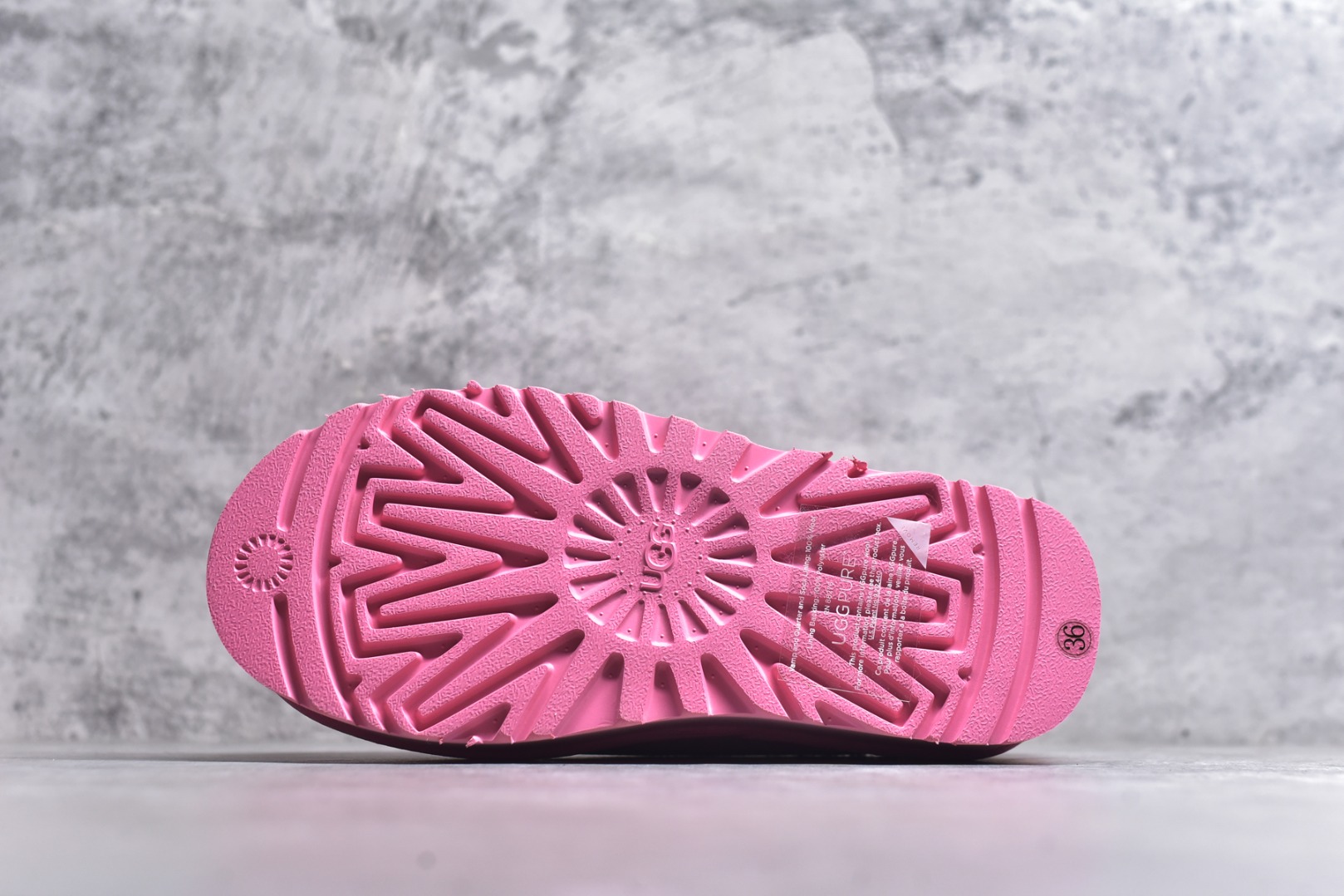 图片[6]-#X1 全网最齐 ugg 130+配色 市面顶级版本 UGG Tazz民族风厚底女款 小红书爆款 广州外贸大厂生产 鞋头到鞋垫真羊皮毛一体 独立外盒包装 芯片 带防水工艺 区别市面任何版本 5cm厚底 独立原版开发大底 羊绒鞋垫 冬季保暖外出 家居都是很适合的选择 进年uug推出款式系列 局部偏向年轻消费者喜好 也走到时尚潮流穿搭的前沿 鞋身材质 防泼水涂层翻毛皮鞋面 17毫米UGGPURE™植入式羊毛内底 轻便防滑舒适橡胶外底 带有品牌LOGO商标 带全套包装 尺码： 35 36 37 38 39 40-选品中心