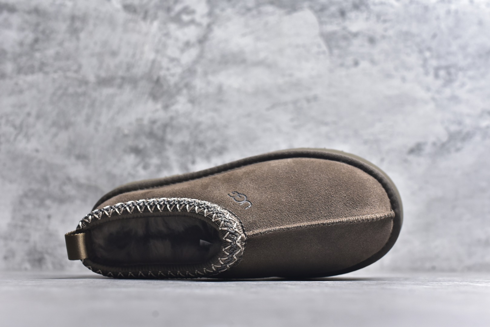 图片[4]-#X1 全网最齐 ugg 130+配色 市面顶级版本 UGG Tazz民族风厚底女款 小红书爆款 广州外贸大厂生产 鞋头到鞋垫真羊皮毛一体 独立外盒包装 芯片 带防水工艺 区别市面任何版本 5cm厚底 独立原版开发大底 羊绒鞋垫 冬季保暖外出 家居都是很适合的选择 进年uug推出款式系列 局部偏向年轻消费者喜好 也走到时尚潮流穿搭的前沿 鞋身材质 防泼水涂层翻毛皮鞋面 17毫米UGGPURE™植入式羊毛内底 轻便防滑舒适橡胶外底 带有品牌LOGO商标 带全套包装 尺码： 35 36 37 38 39 40-选品中心