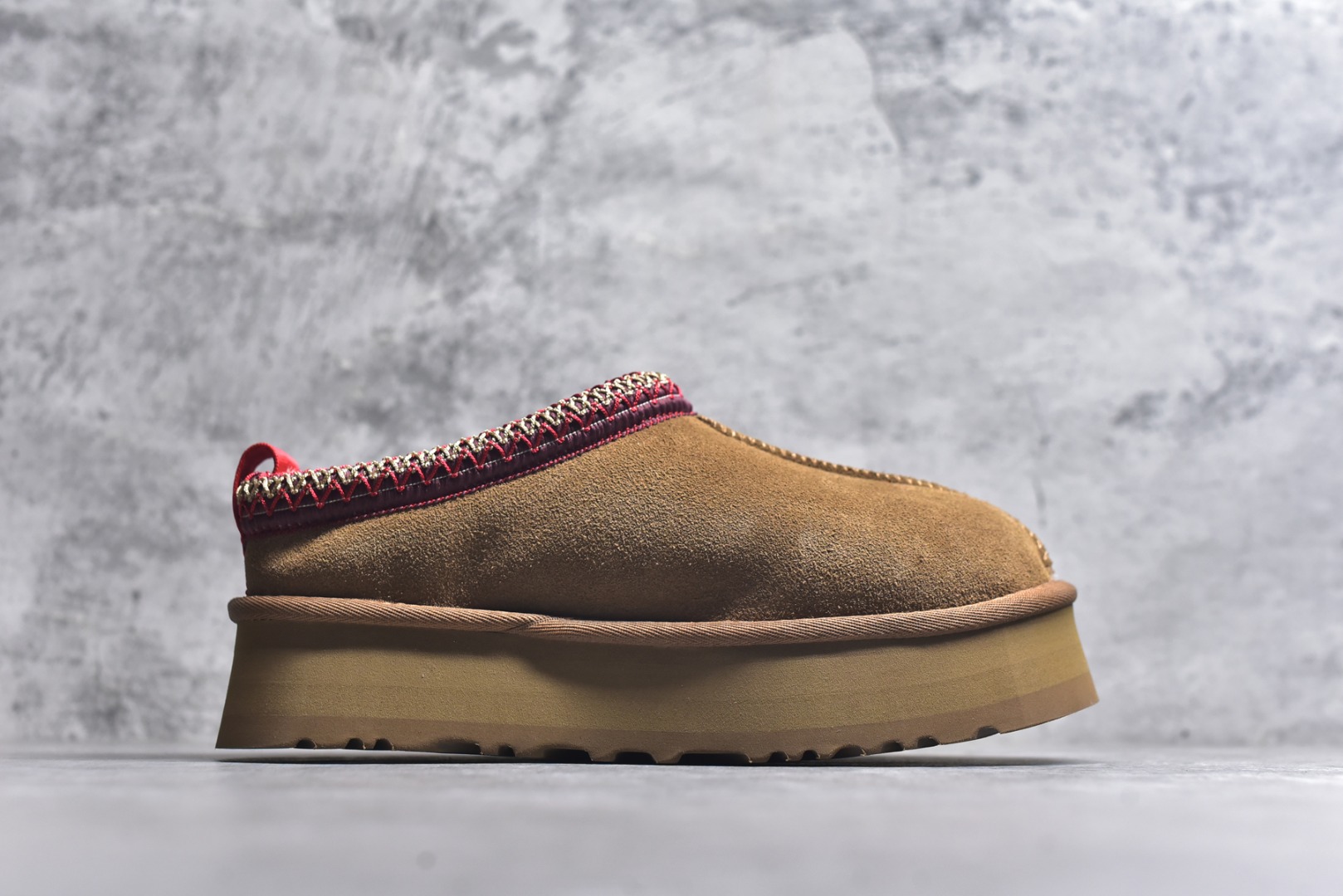 图片[3]-#X1 全网最齐 ugg 130+配色 市面顶级版本 UGG Tazz民族风厚底女款 小红书爆款 广州外贸大厂生产 鞋头到鞋垫真羊皮毛一体 独立外盒包装 芯片 带防水工艺 区别市面任何版本 5cm厚底 独立原版开发大底 羊绒鞋垫 冬季保暖外出 家居都是很适合的选择 进年uug推出款式系列 局部偏向年轻消费者喜好 也走到时尚潮流穿搭的前沿 鞋身材质 防泼水涂层翻毛皮鞋面 17毫米UGGPURE™植入式羊毛内底 轻便防滑舒适橡胶外底 带有品牌LOGO商标 带全套包装 尺码： 35 36 37 38 39 40-选品中心