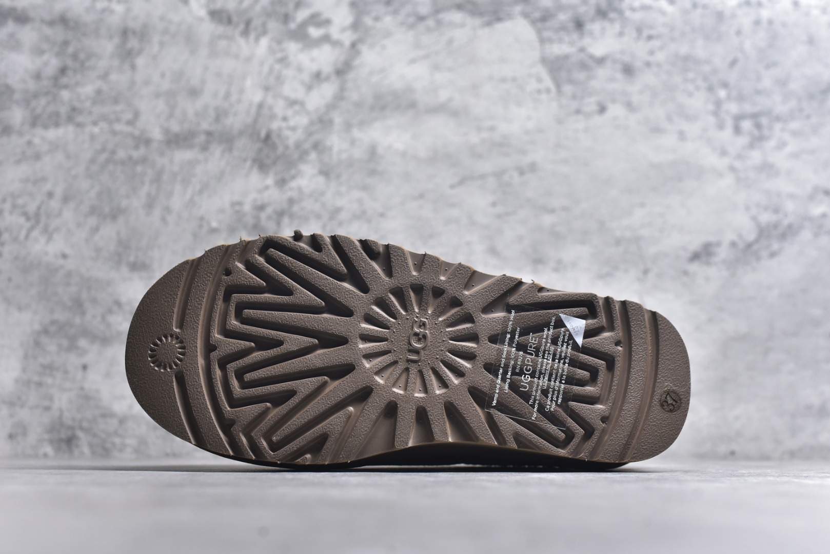 图片[6]-#X1 全网最齐 ugg 130+配色 市面顶级版本 UGG Tazz民族风厚底女款 小红书爆款 广州外贸大厂生产 鞋头到鞋垫真羊皮毛一体 独立外盒包装 芯片 带防水工艺 区别市面任何版本 5cm厚底 独立原版开发大底 羊绒鞋垫 冬季保暖外出 家居都是很适合的选择 进年uug推出款式系列 局部偏向年轻消费者喜好 也走到时尚潮流穿搭的前沿 鞋身材质 防泼水涂层翻毛皮鞋面 17毫米UGGPURE™植入式羊毛内底 轻便防滑舒适橡胶外底 带有品牌LOGO商标 带全套包装 尺码： 35 36 37 38 39 40-选品中心