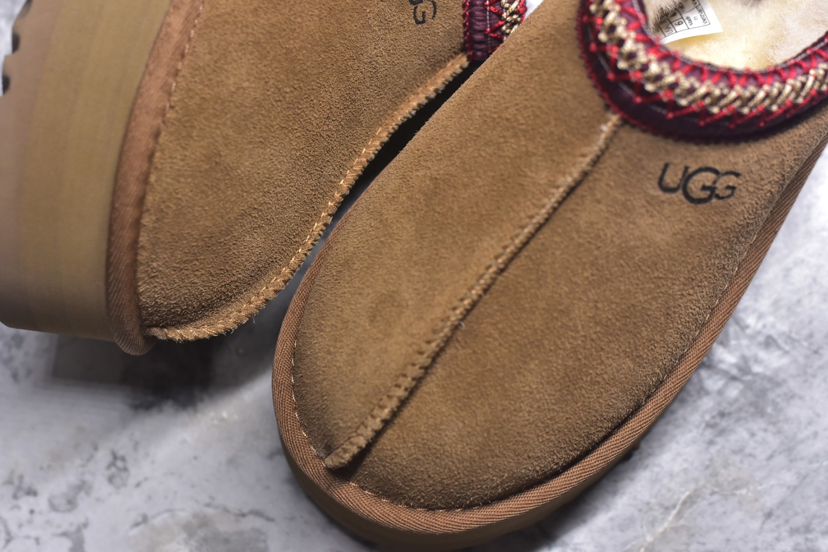 图片[8]-#X1 全网最齐 ugg 130+配色 市面顶级版本 UGG Tazz民族风厚底女款 小红书爆款 广州外贸大厂生产 鞋头到鞋垫真羊皮毛一体 独立外盒包装 芯片 带防水工艺 区别市面任何版本 5cm厚底 独立原版开发大底 羊绒鞋垫 冬季保暖外出 家居都是很适合的选择 进年uug推出款式系列 局部偏向年轻消费者喜好 也走到时尚潮流穿搭的前沿 鞋身材质 防泼水涂层翻毛皮鞋面 17毫米UGGPURE™植入式羊毛内底 轻便防滑舒适橡胶外底 带有品牌LOGO商标 带全套包装 尺码： 35 36 37 38 39 40-选品中心