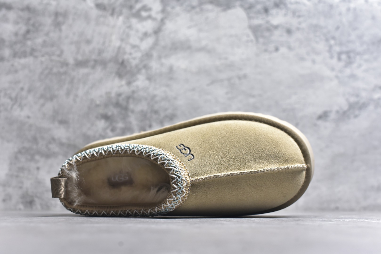 图片[4]-#X1 全网最齐 ugg 130+配色 市面顶级版本 UGG Tazz民族风厚底女款 小红书爆款 广州外贸大厂生产 鞋头到鞋垫真羊皮毛一体 独立外盒包装 芯片 带防水工艺 区别市面任何版本 5cm厚底 独立原版开发大底 羊绒鞋垫 冬季保暖外出 家居都是很适合的选择 进年uug推出款式系列 局部偏向年轻消费者喜好 也走到时尚潮流穿搭的前沿 鞋身材质 防泼水涂层翻毛皮鞋面 17毫米UGGPURE™植入式羊毛内底 轻便防滑舒适橡胶外底 带有品牌LOGO商标 带全套包装 尺码： 35 36 37 38 39 40-选品中心