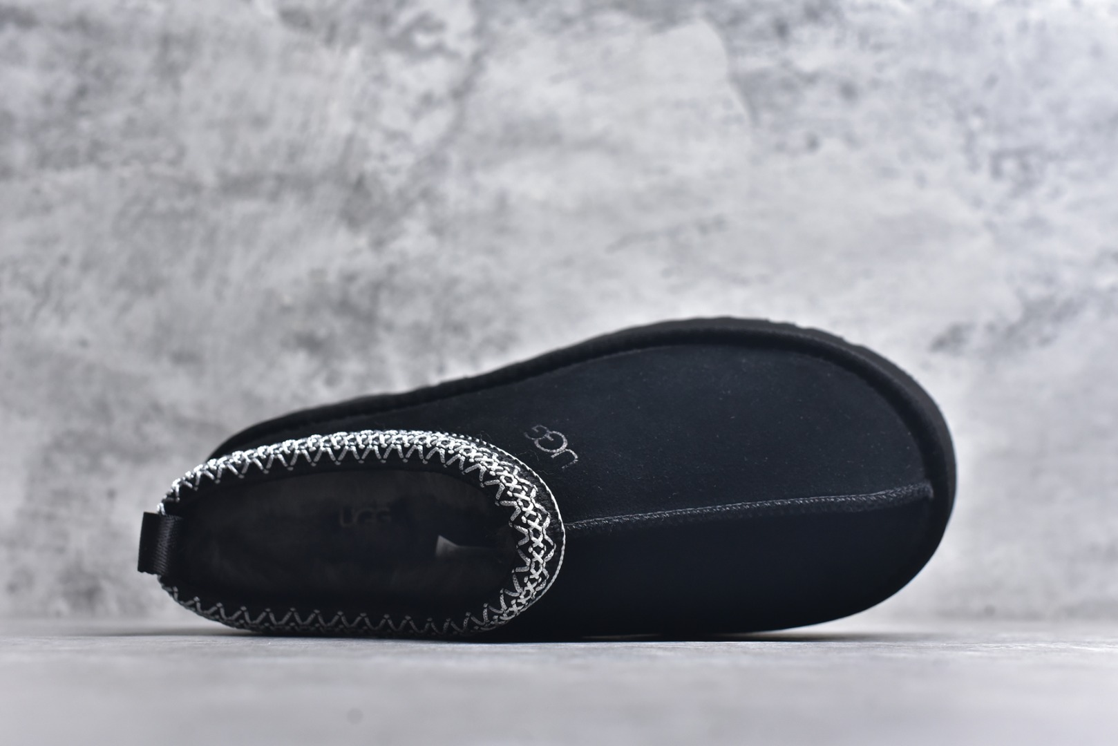 图片[4]-#X1 全网最齐 ugg 130+配色 市面顶级版本 UGG Tazz民族风厚底女款 小红书爆款 广州外贸大厂生产 鞋头到鞋垫真羊皮毛一体 独立外盒包装 芯片 带防水工艺 区别市面任何版本 5cm厚底 独立原版开发大底 羊绒鞋垫 冬季保暖外出 家居都是很适合的选择 进年uug推出款式系列 局部偏向年轻消费者喜好 也走到时尚潮流穿搭的前沿 鞋身材质 防泼水涂层翻毛皮鞋面 17毫米UGGPURE™植入式羊毛内底 轻便防滑舒适橡胶外底 带有品牌LOGO商标 带全套包装 尺码： 35 36 37 38 39 40-选品中心