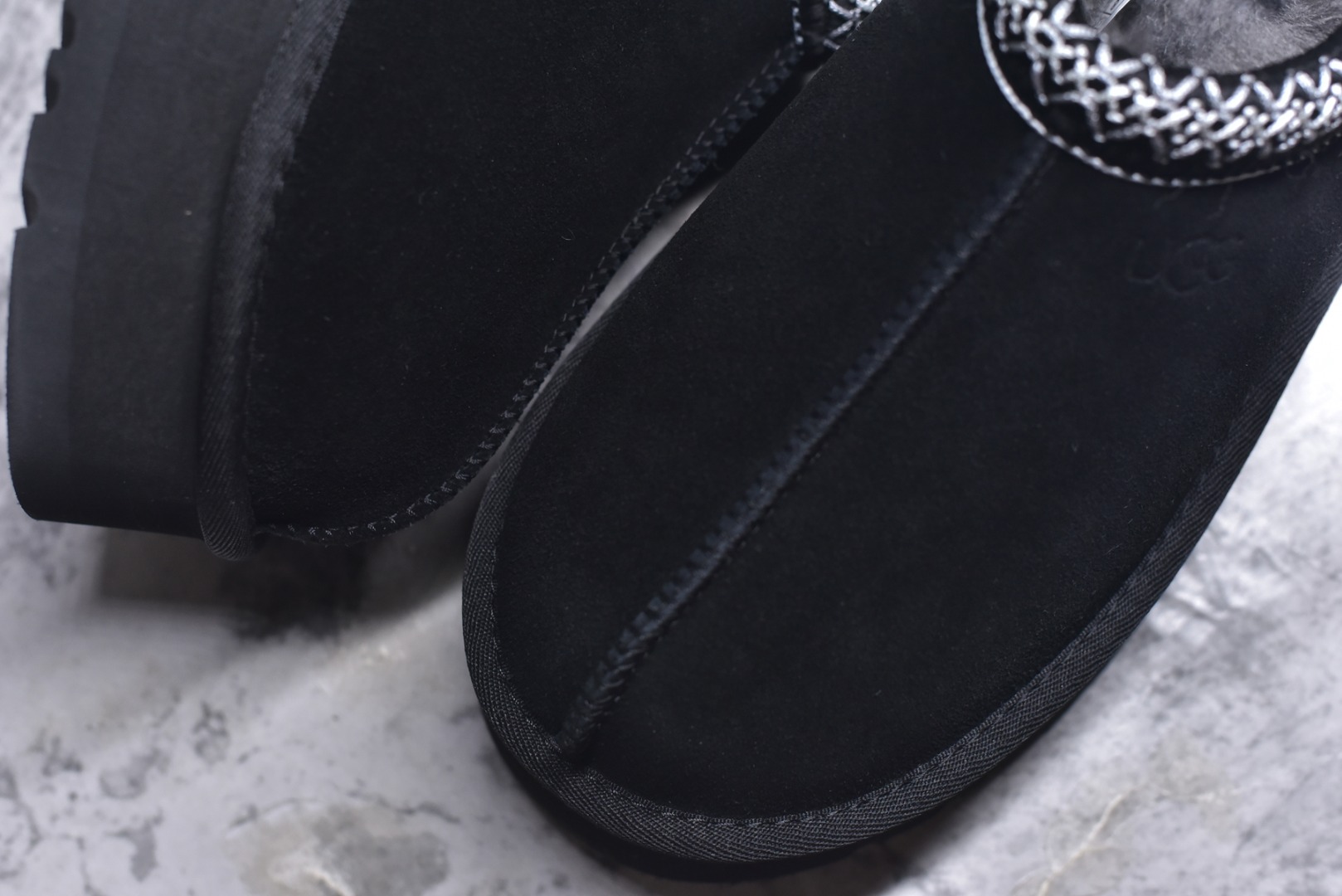 图片[8]-#X1 全网最齐 ugg 130+配色 市面顶级版本 UGG Tazz民族风厚底女款 小红书爆款 广州外贸大厂生产 鞋头到鞋垫真羊皮毛一体 独立外盒包装 芯片 带防水工艺 区别市面任何版本 5cm厚底 独立原版开发大底 羊绒鞋垫 冬季保暖外出 家居都是很适合的选择 进年uug推出款式系列 局部偏向年轻消费者喜好 也走到时尚潮流穿搭的前沿 鞋身材质 防泼水涂层翻毛皮鞋面 17毫米UGGPURE™植入式羊毛内底 轻便防滑舒适橡胶外底 带有品牌LOGO商标 带全套包装 尺码： 35 36 37 38 39 40-选品中心