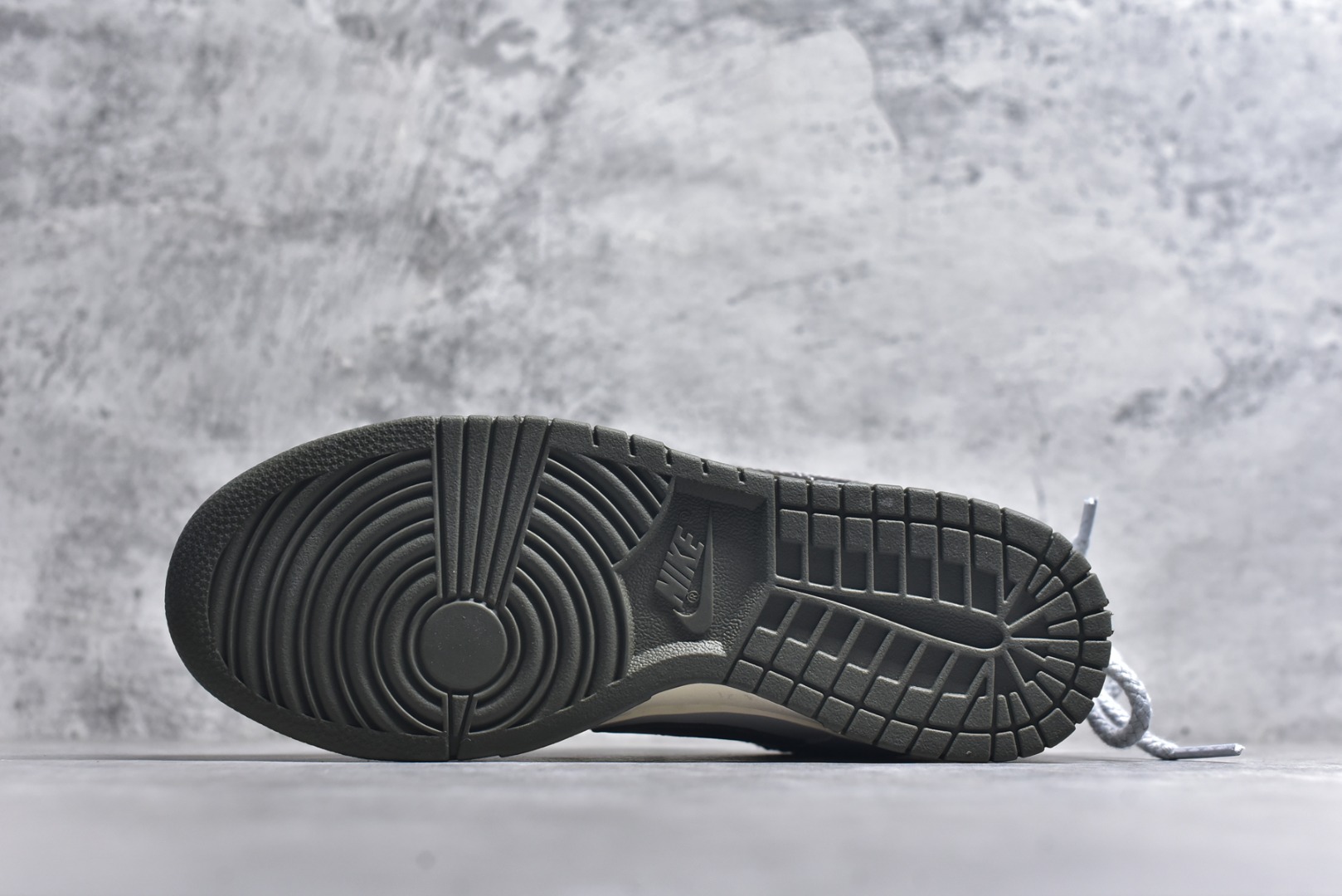 图片[6]-#Nike SB Dunk Low 绑带 周年高端定制 低帮休闲板鞋 HF5441-102 #定制鞋盒 大厂纯原品质出货 超高清洁度 皮料切割干净无任何毛边 细节完美 尺码：40 40.5 41 42 42.5 43 44 44.5 45 46-选品中心