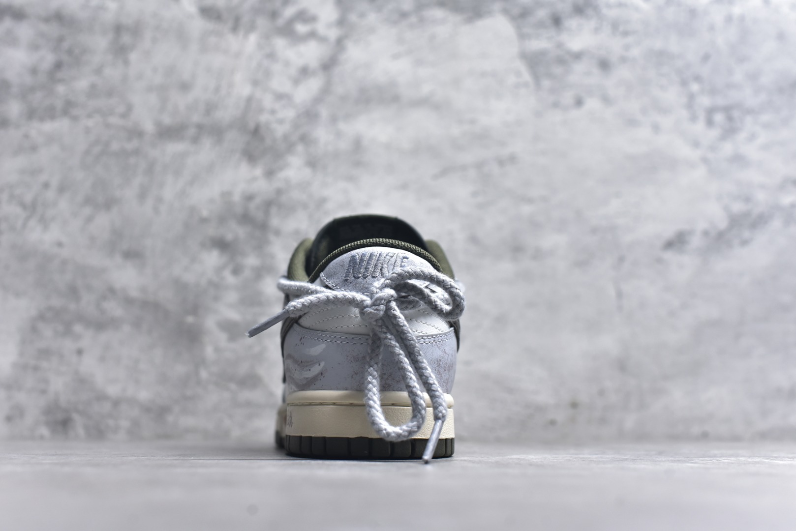 图片[5]-#Nike SB Dunk Low 绑带 周年高端定制 低帮休闲板鞋 HF5441-102 #定制鞋盒 大厂纯原品质出货 超高清洁度 皮料切割干净无任何毛边 细节完美 尺码：40 40.5 41 42 42.5 43 44 44.5 45 46-选品中心