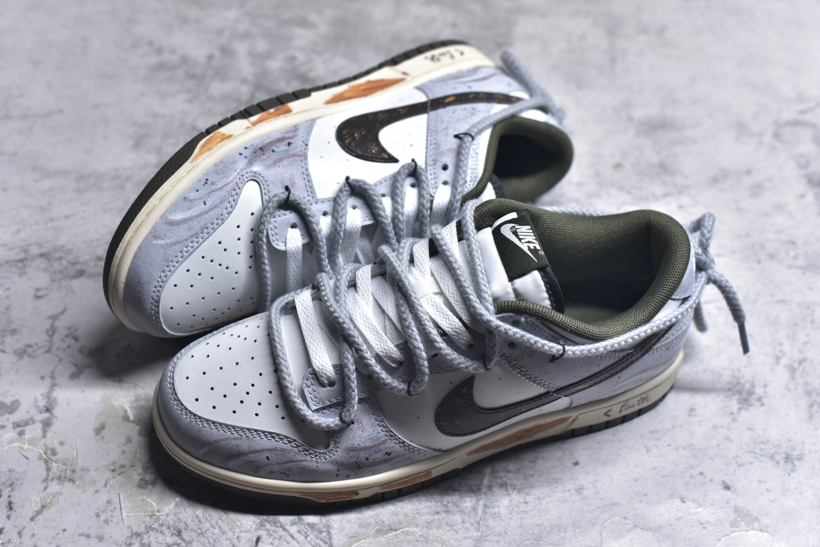 图片[7]-#Nike SB Dunk Low 绑带 周年高端定制 低帮休闲板鞋 HF5441-102 #定制鞋盒 大厂纯原品质出货 超高清洁度 皮料切割干净无任何毛边 细节完美 尺码：40 40.5 41 42 42.5 43 44 44.5 45 46-选品中心