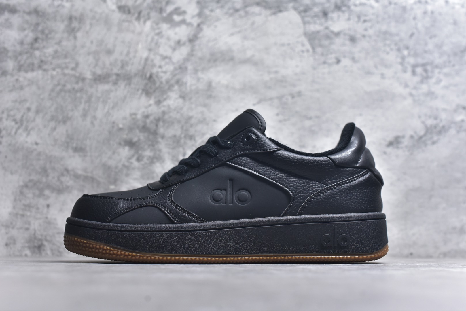 #Alo Recivery Mode 秋冬生活休闲鞋 A0685U Black #大厂采购原材料多处细节一步到位 搭配防滑耐磨鞋底 居家户外随意搭配 尺码：36 36.5 37 37.5 38 38.5 39 40 41 41.5 42 42.5 43 44 45 46 9.D4-选品中心