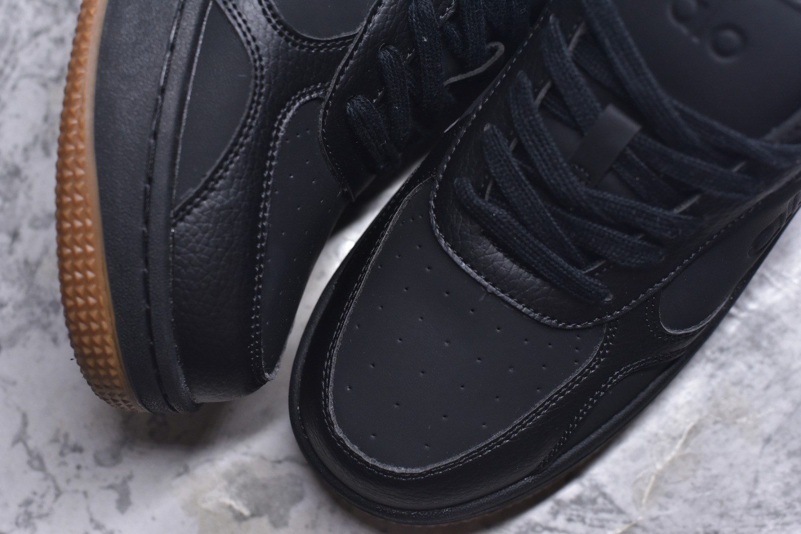 图片[8]-#Alo Recivery Mode 秋冬生活休闲鞋 A0685U Black #大厂采购原材料多处细节一步到位 搭配防滑耐磨鞋底 居家户外随意搭配 尺码：36 36.5 37 37.5 38 38.5 39 40 41 41.5 42 42.5 43 44 45 46 9.D4-选品中心