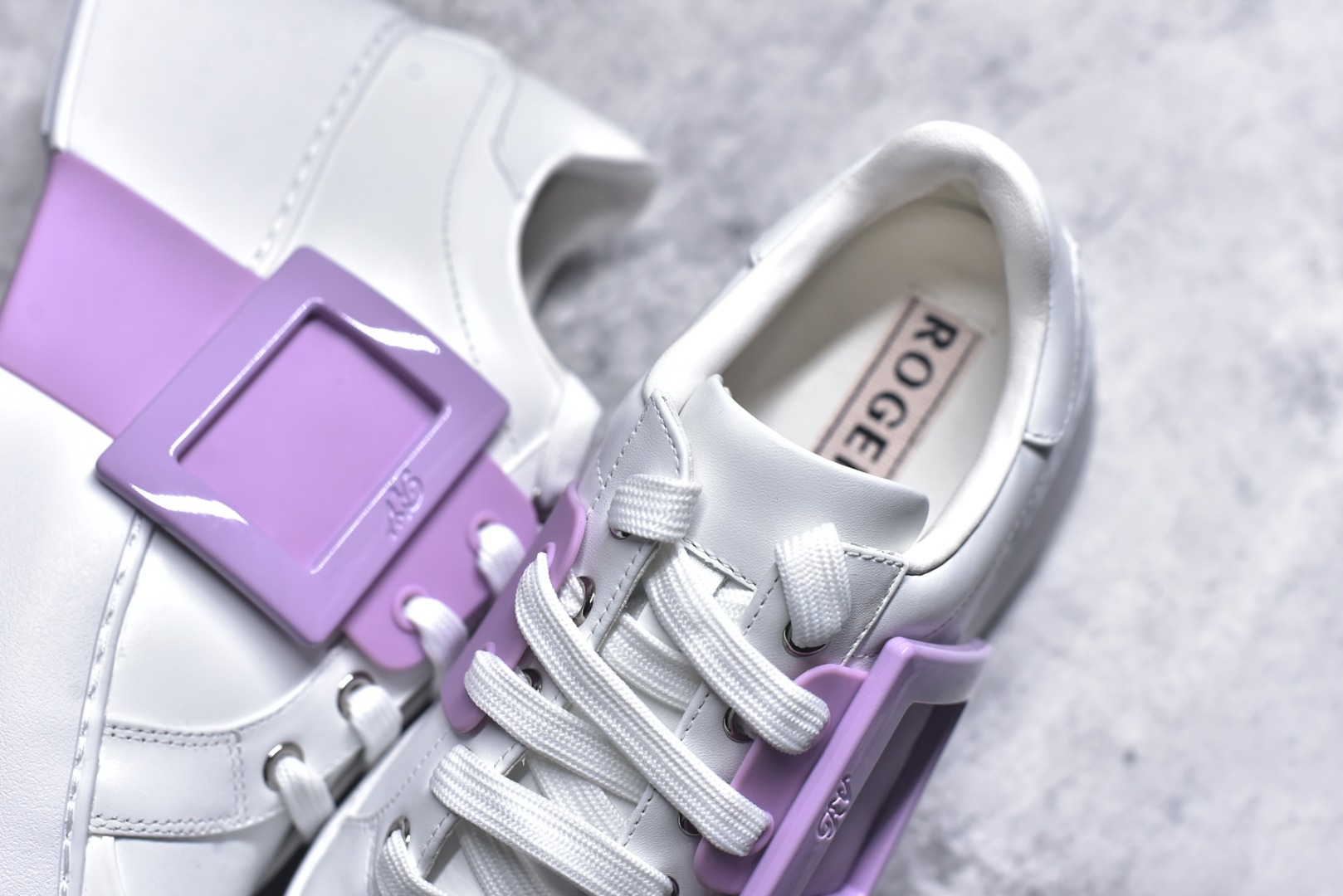 图片[9]-#Roger Vivier罗杰维维亚 Viv\’ Skate Strass 牛皮 钻扣运动 低帮 时尚板鞋 女款 尺码 35 36 37 38 39 40-选品中心