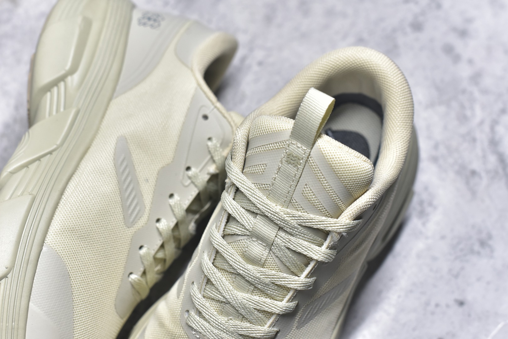 图片[9]-#KOLON SPORT Skyler 舒适柔软 支撑轻便回弹低帮徒步鞋 运动鞋男款 KOLON SPORT 可隆1973年诞生，并首次推出登山装备。自创立起，KOLON SPORT就把绿色定为基本色调，以常青树为品牌标志，坚持以关爱自然为己任，积极探求自然界的舒适，并以此应用于新产品的开发与研究。40多年来，历经不断革新，成就高端专业户外品牌。 尺码： 39 40 40.5 41 42 42.5 43 44 44.5 45-选品中心